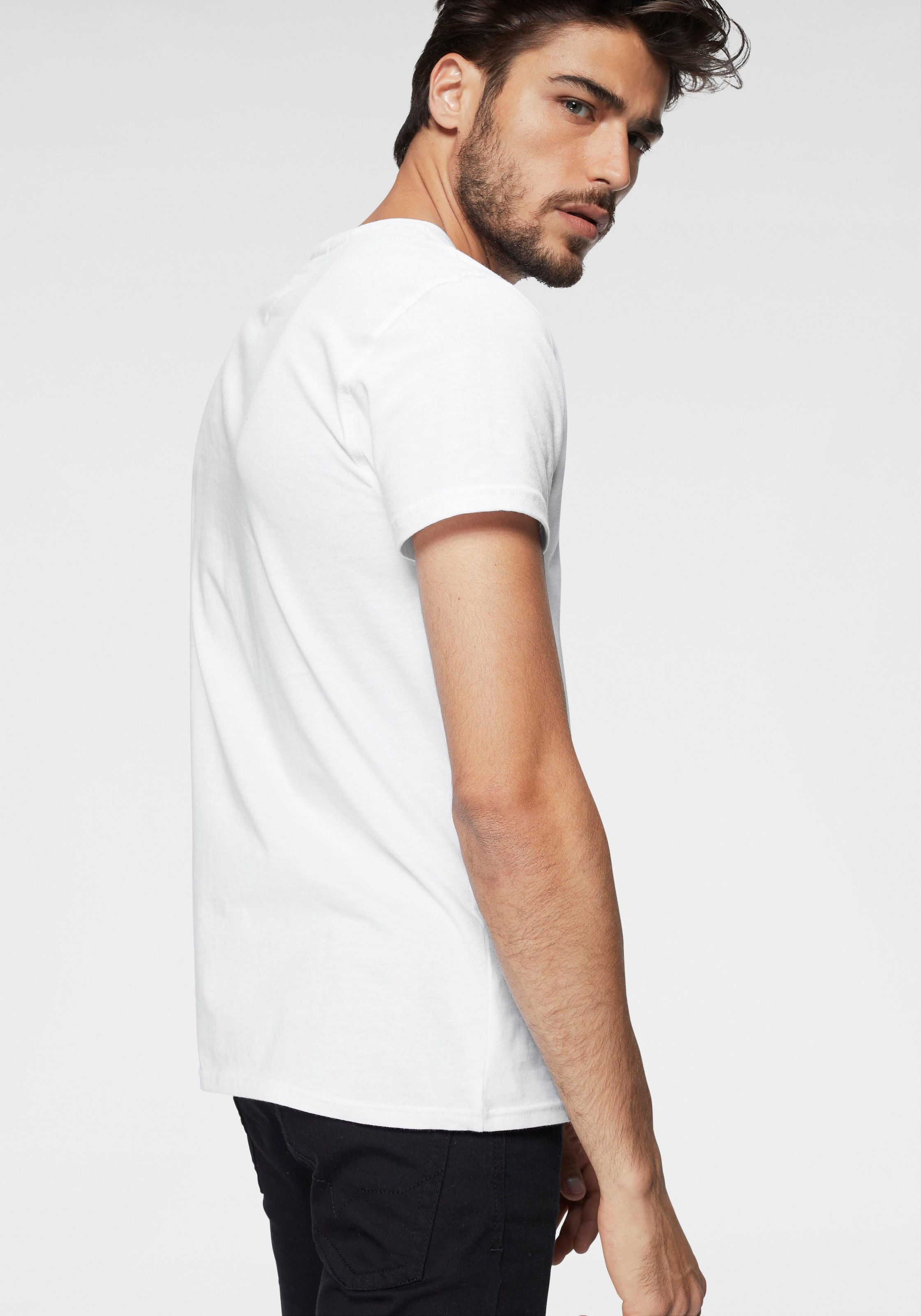 Tommy Jeans T-Shirt »TJM ESSENTIAL SOLID TEE«, Regular Fit mit Rundhalsausschnitt und dezenter Logo-Flag