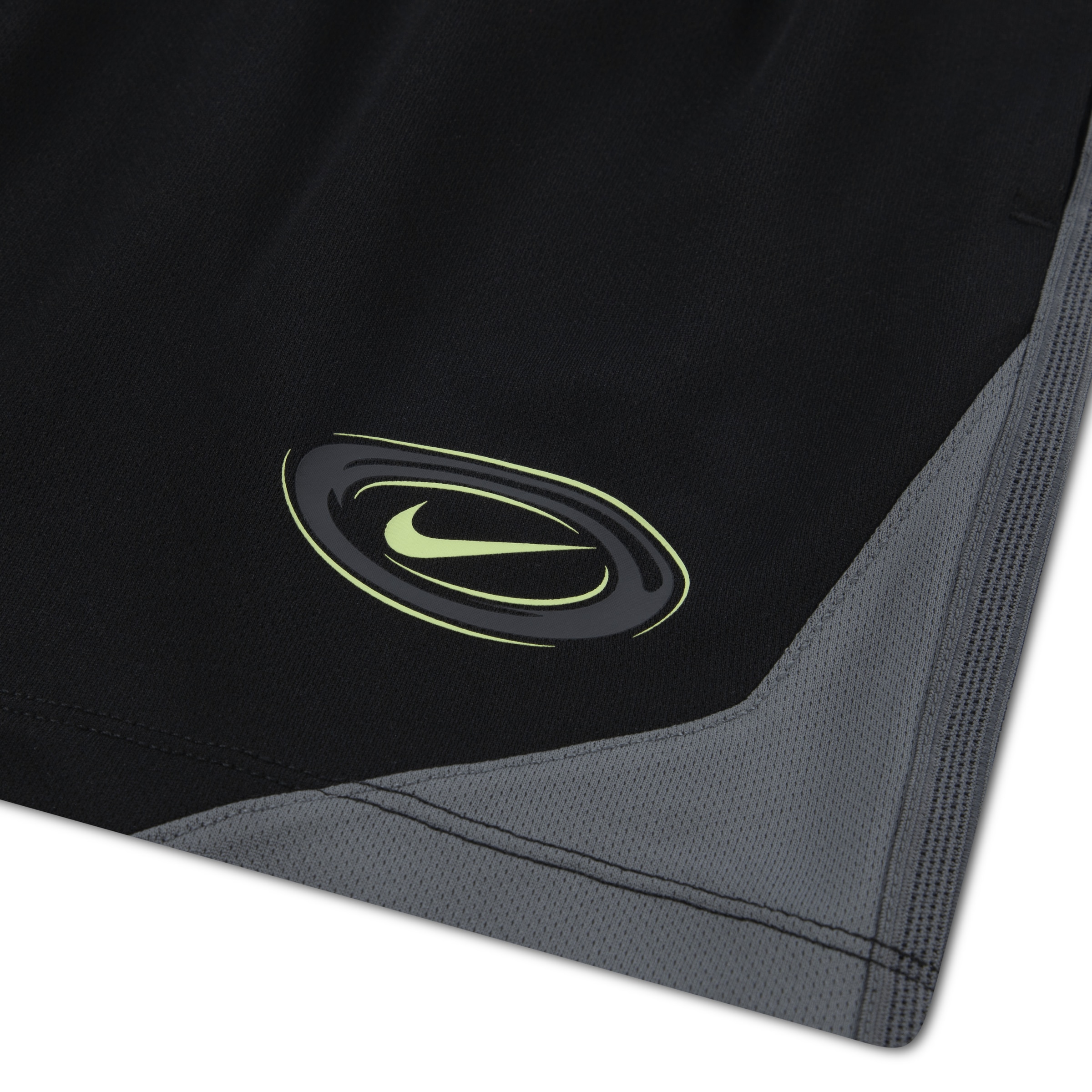 Nike Sportswear T-Shirt & Shorts »NKB B NK DF SWOOSH LOVE SHORT« 2 2-teiliges Set aus T-Shirt und Shorts, für Kinder geeignet