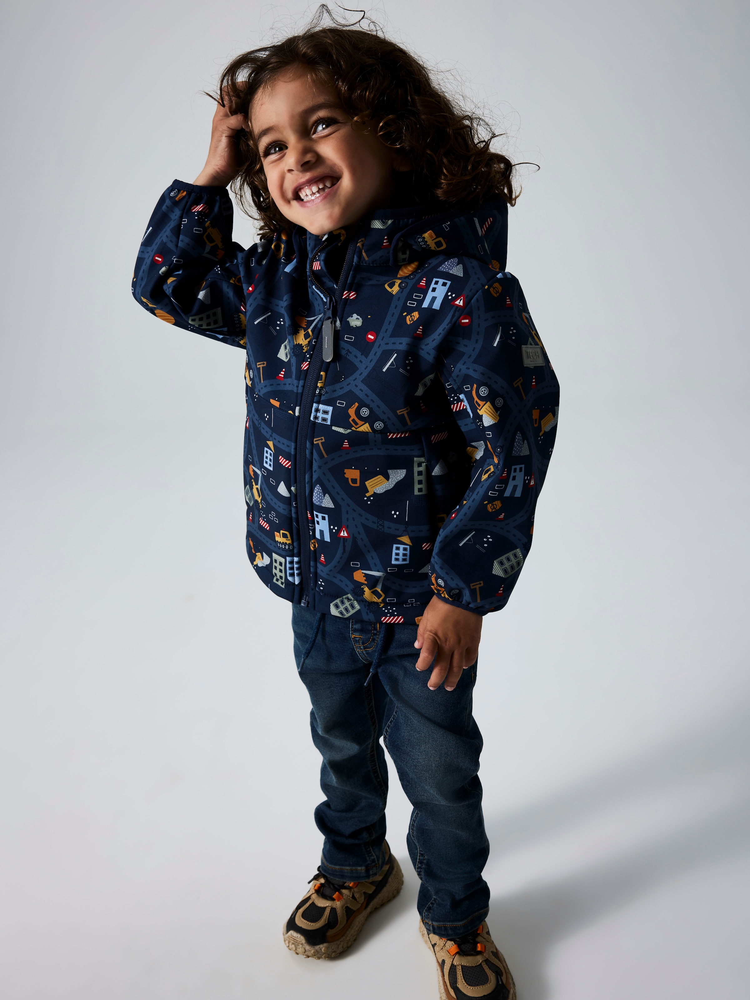 Name It Softshelljacke »NMMMALTA05 SOFTSHELL JACKET AOP FO« mit Kapuze Materialmix, wasserdicht, winddicht, atmungsaktiv