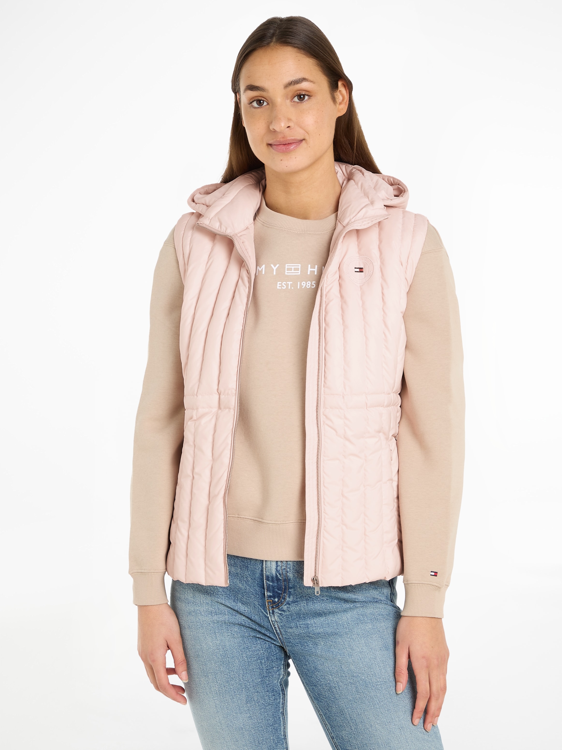 Tommy Hilfiger Daunenweste »FEMININE LW DOWN VEST«, mit Logostickerei