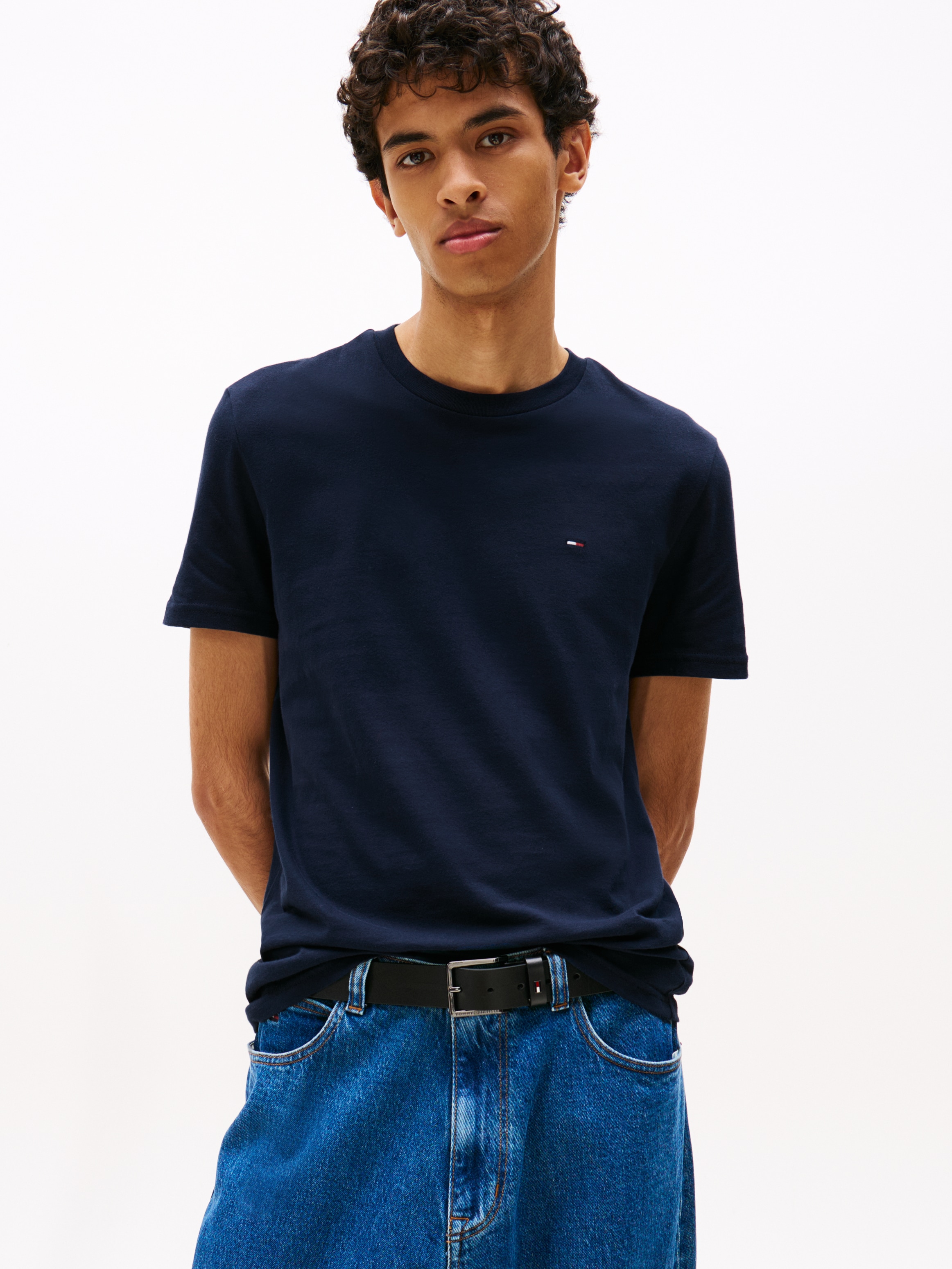 Tommy Jeans Rundhalsshirt »TJM XSLIM 2PACK JERSEY TEE EXT«, (Packung, 2er-Pack), Logostickerei, 2Pack