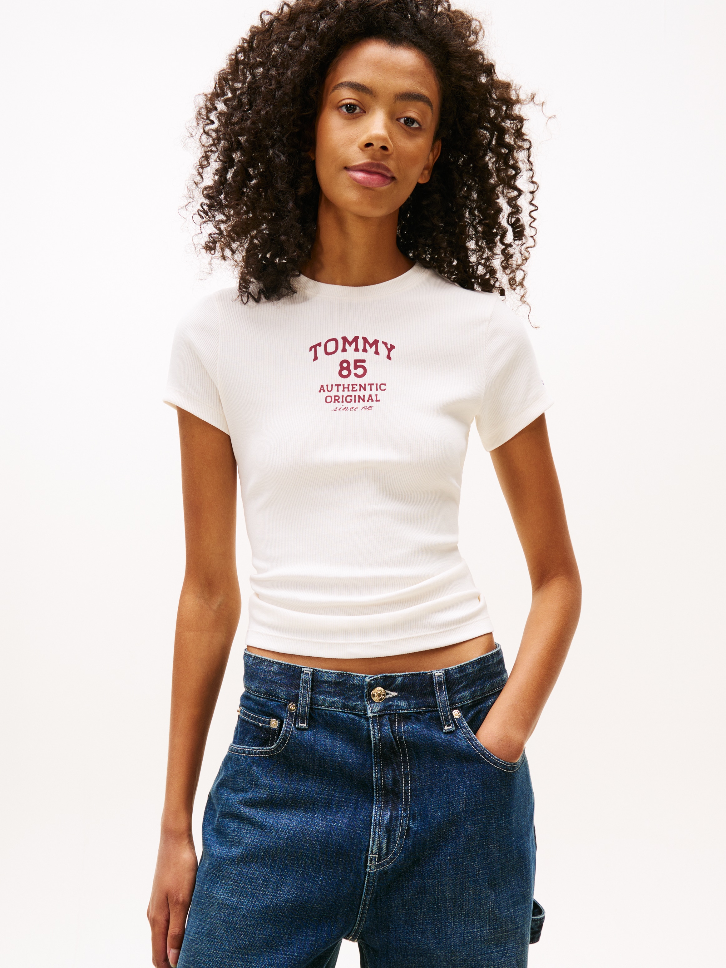 Tommy Jeans Kurzarmshirt »TJW SLIM TOMMY 85 RIB SS TEE« in gerippter Struktur