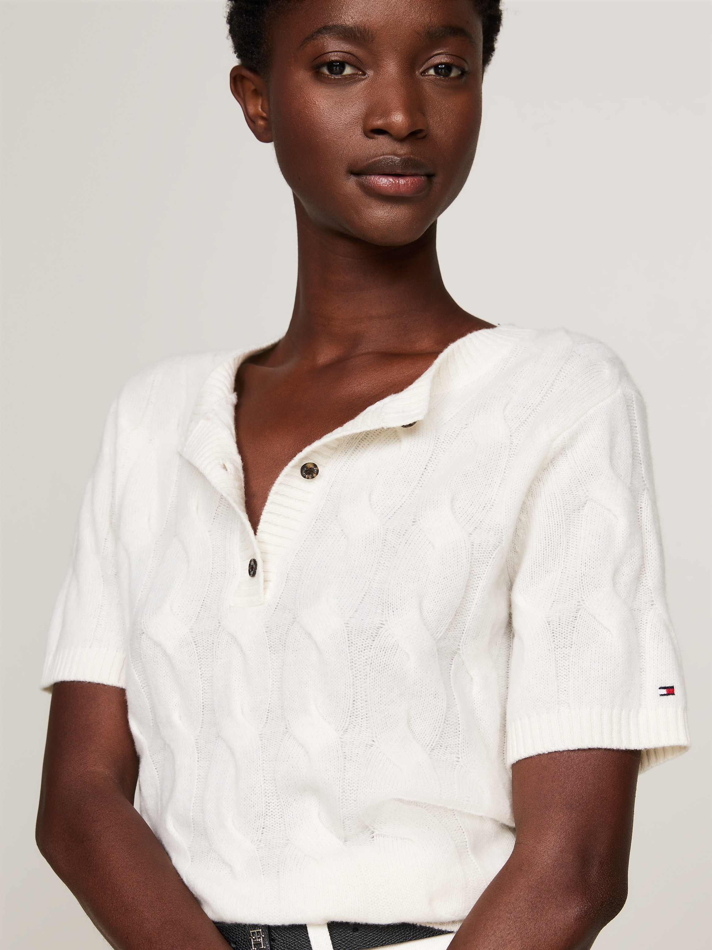 Tommy Hilfiger Strickpullover »SOFT WOOL CABLE SS HENLEY«, mit Zopfmuster, Henley