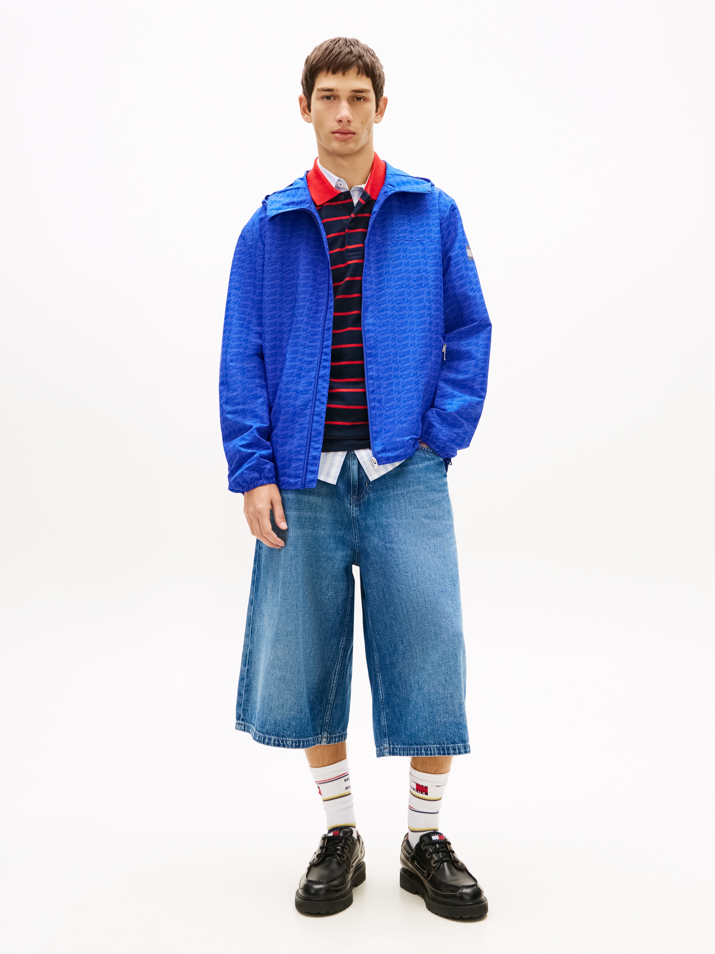 Tommy Jeans Windbreaker »TJM AOP PACKABLE« mit Kapuze wasserabweisend, winddicht, verstaubar