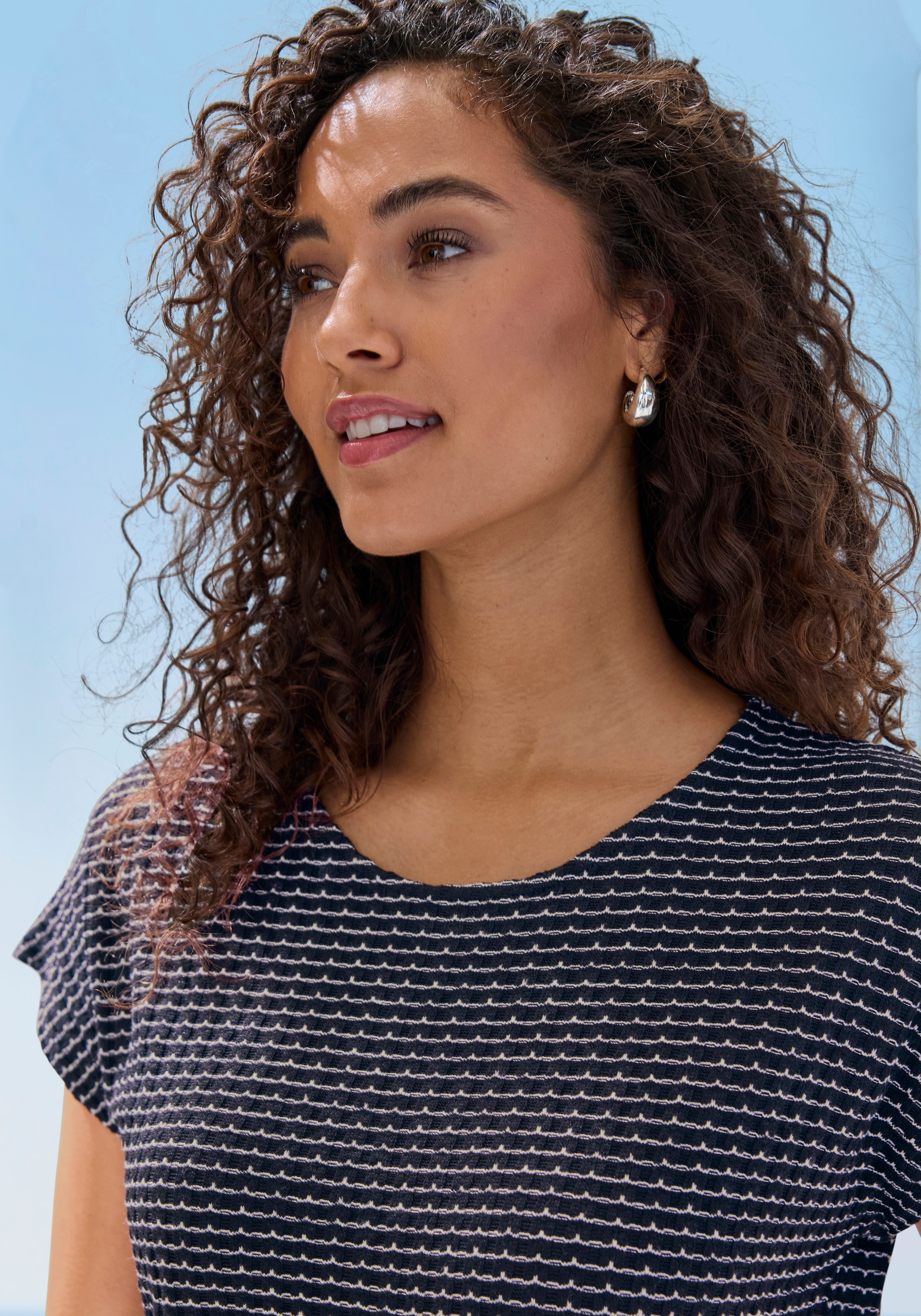 Vivance Kurzarmshirt »aus strukturierter Strickqualität« mit Gummizug im Bund