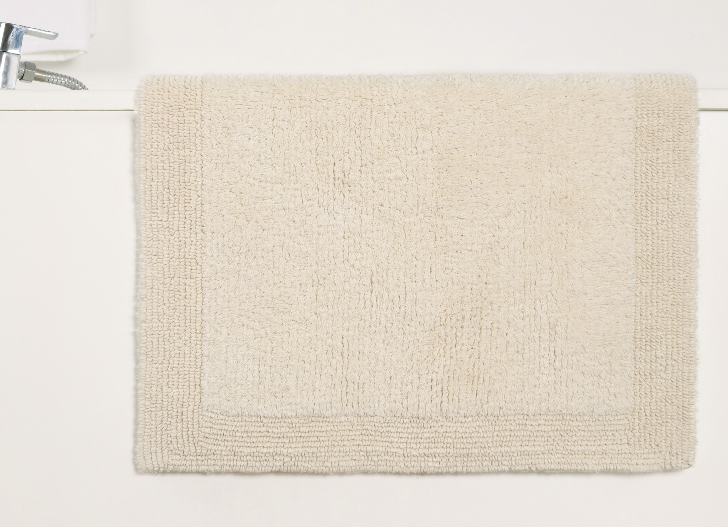 my home Badematte »Kapra, Badvorleger, Badezimmer Teppich«, beidseitig nutzbar-fußbodenheizungsgeeignet-strapazierfähig, mit Bordüre, Badteppich, Badematte, Baumwolle