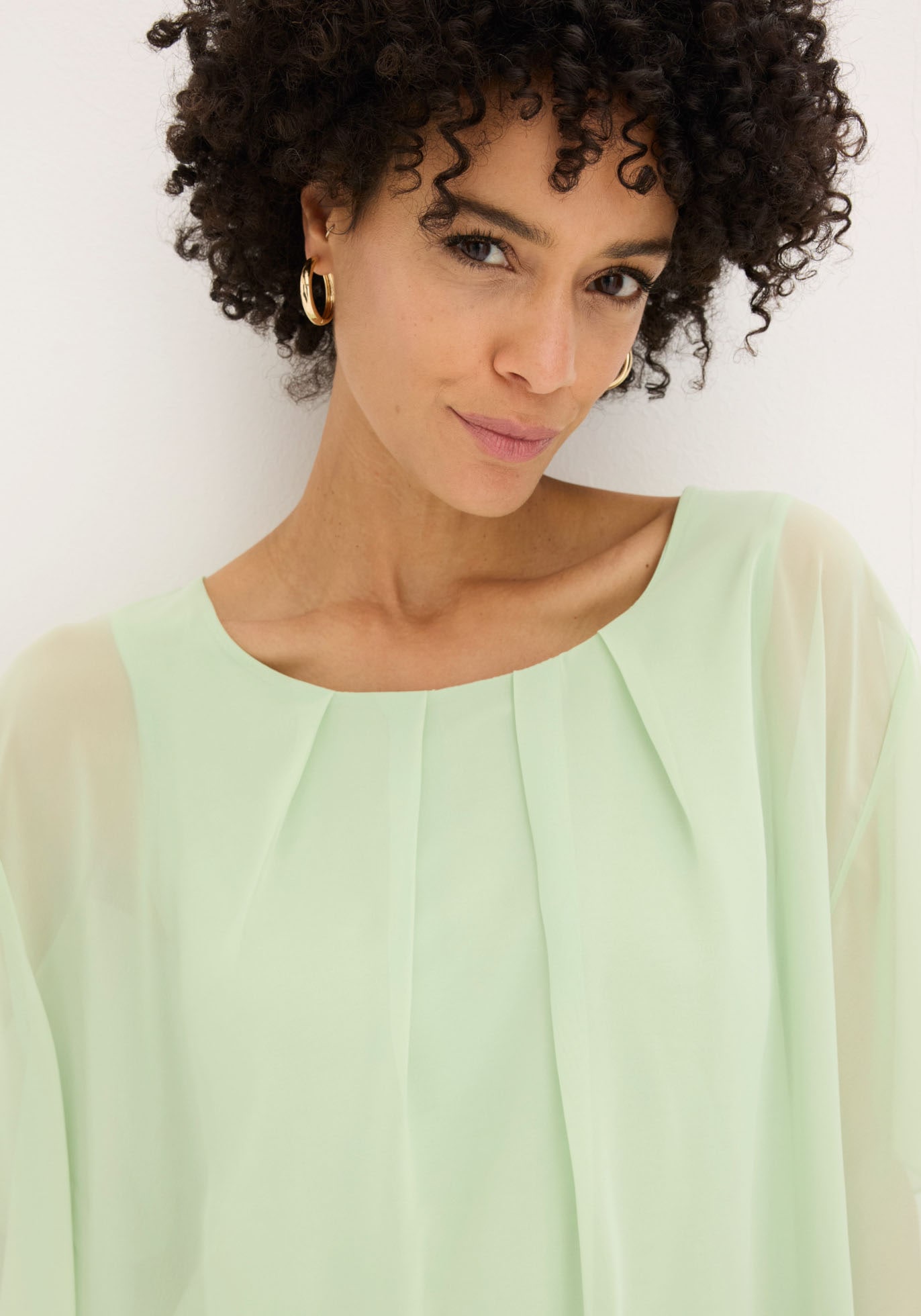 bonprix Chiffonbluse »Chiffonbluse mit Untertop« Oversize-Passform, für festliche Anlässe, mit elastischem Bund
