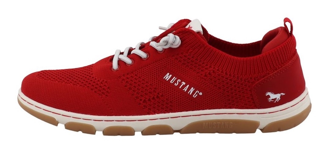 Mustang Shoes Slip-On Sneaker »Sue«  Freizeitschuh, Halbschuh, Slipper mit Logoschriftzügen