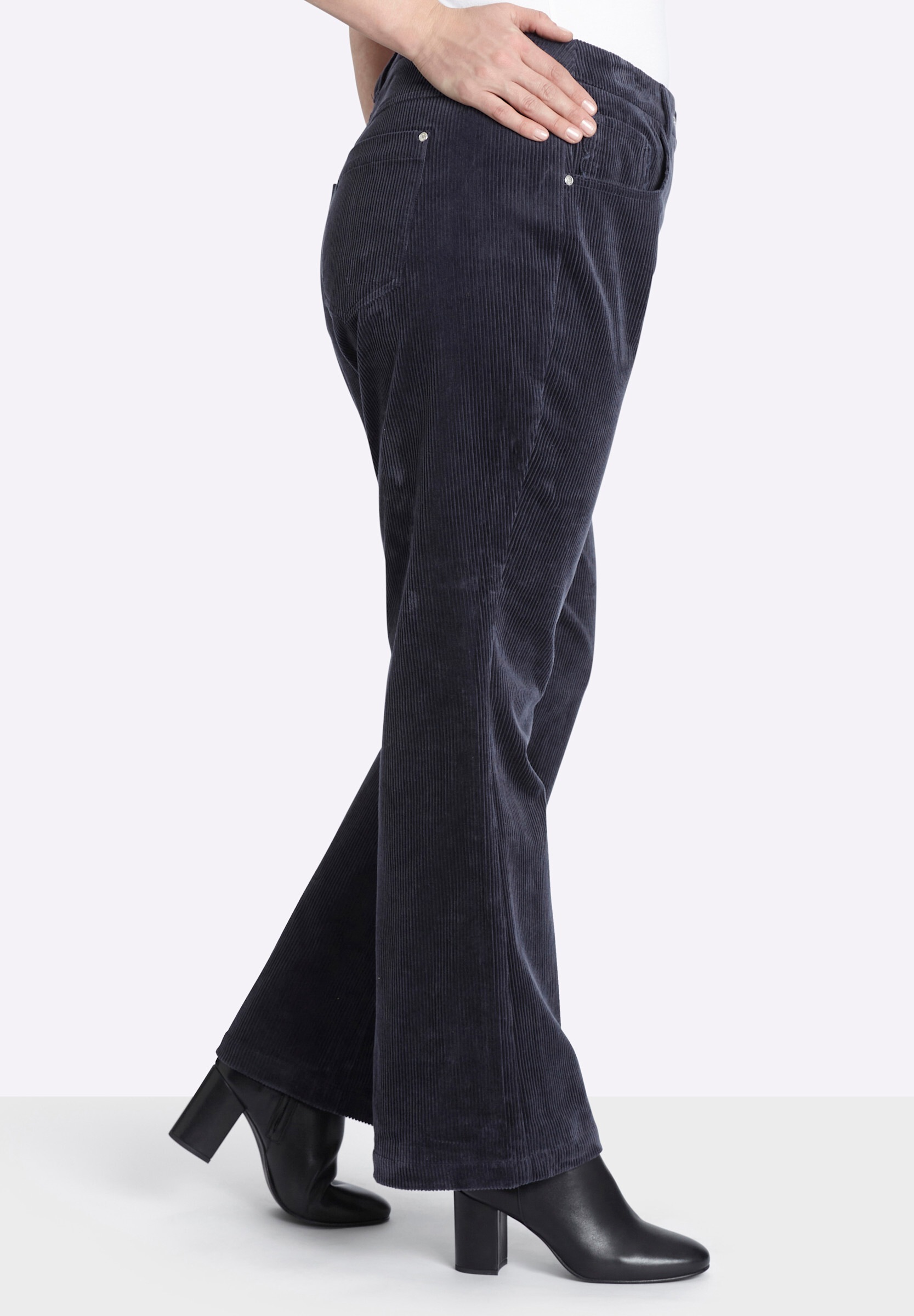 Sheego Bootcut-Jeans »Cord-Hose Cordhose in Bootcut-Form«
