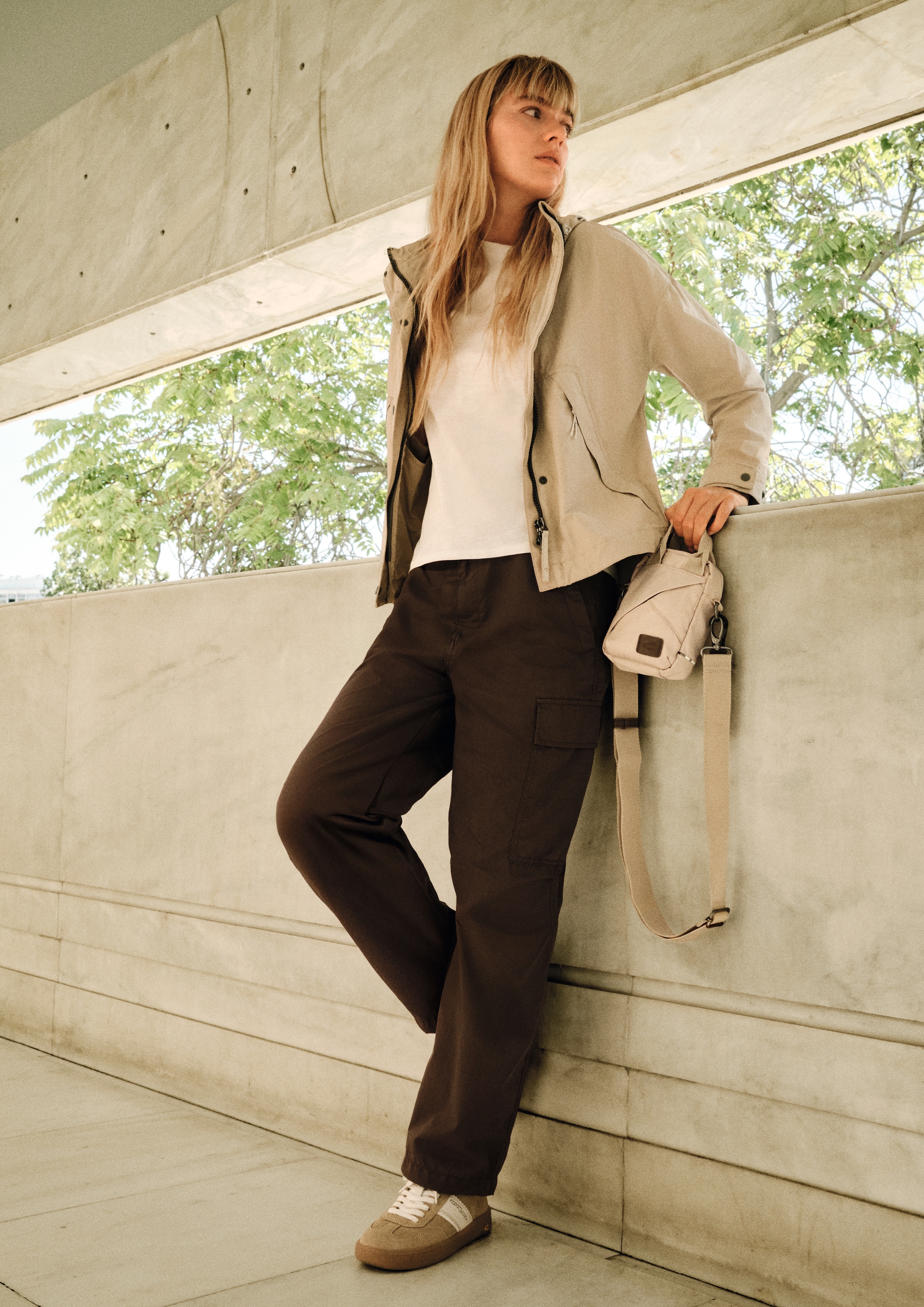 camel active Handytasche »Aurum« aus recyceltem Polyester in Nylonstruktur, leicht & mit feinen Details
