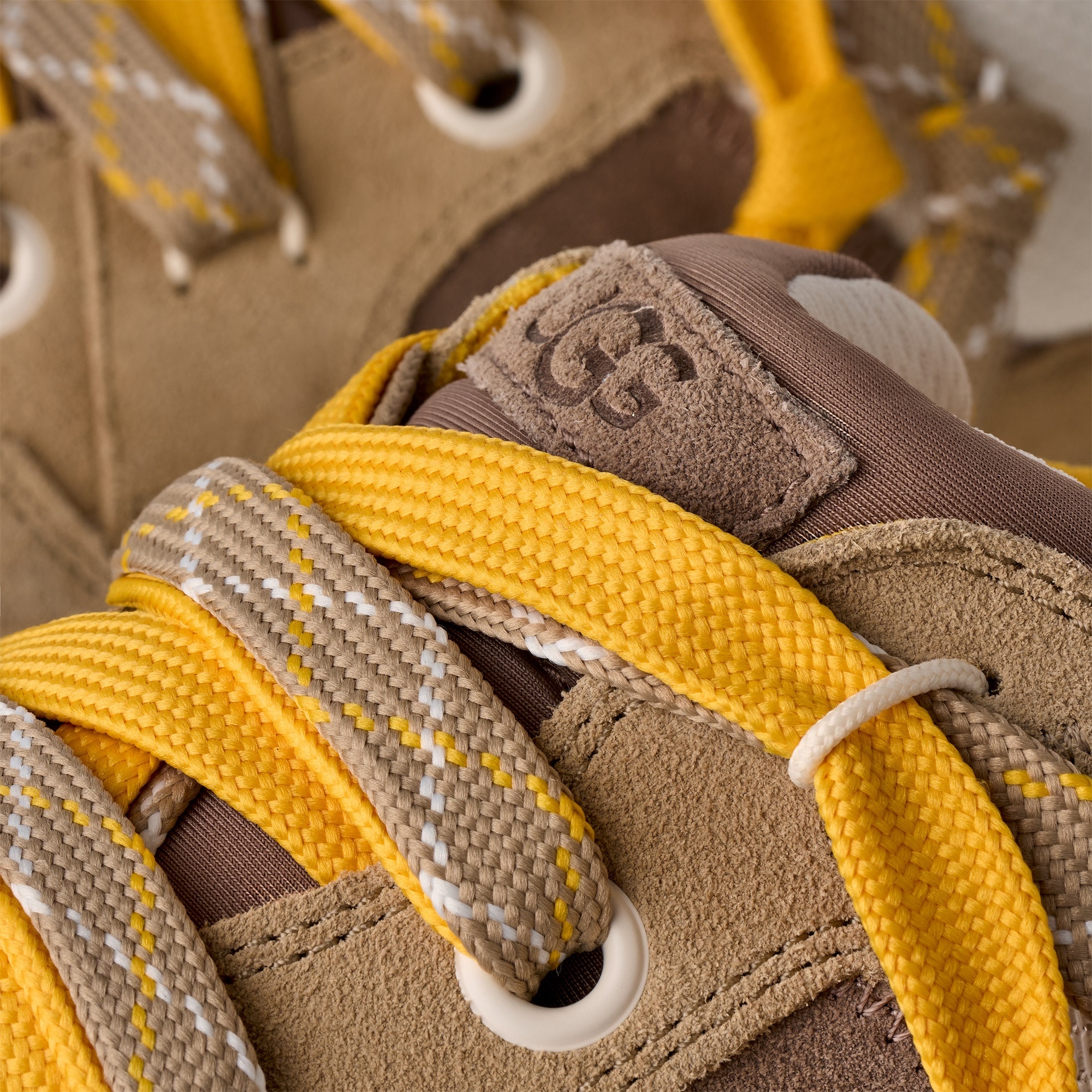 UGG Sneaker »LO LOWMEL«, Sneaker, Freizeitschuh mit trendiger Laufsohle