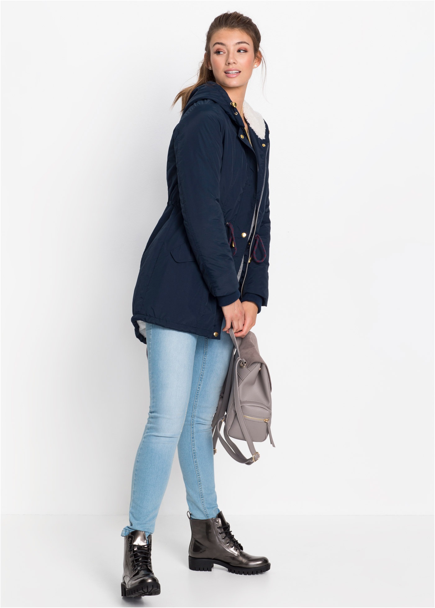 bonprix Parka mit Kapuze modischer Stil, mit Teddy-Fleece, mit Kapuze, lockere Passform