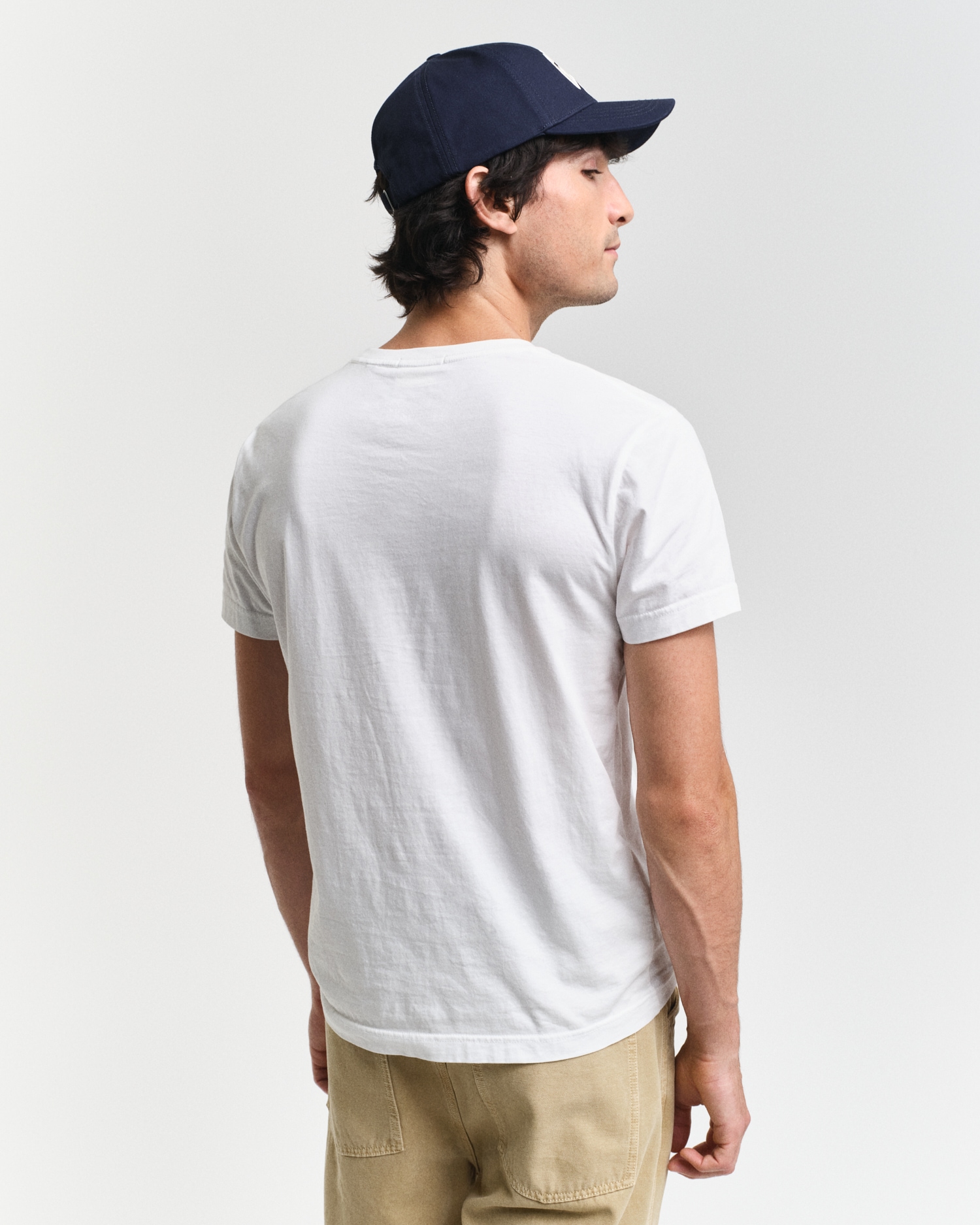 Gant T-Shirt »SLIM SHIELD SS T-SHIRT« mit Logostickerei auf der Brust
