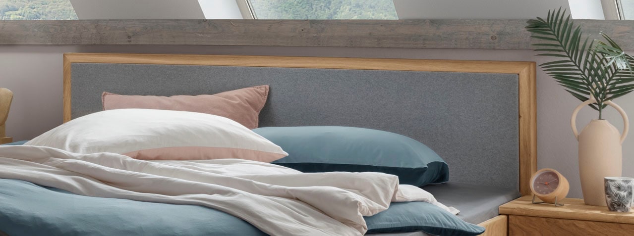 Home affaire Massivholzbett »Huven, hohe Belastbarkeit: 200kg je Seite« in 4 Breiten, Einlasstiefe 16 oder 20cm,  mit gepolstertem Kopfteil, aus massiver Eiche, Oberfläche geölt