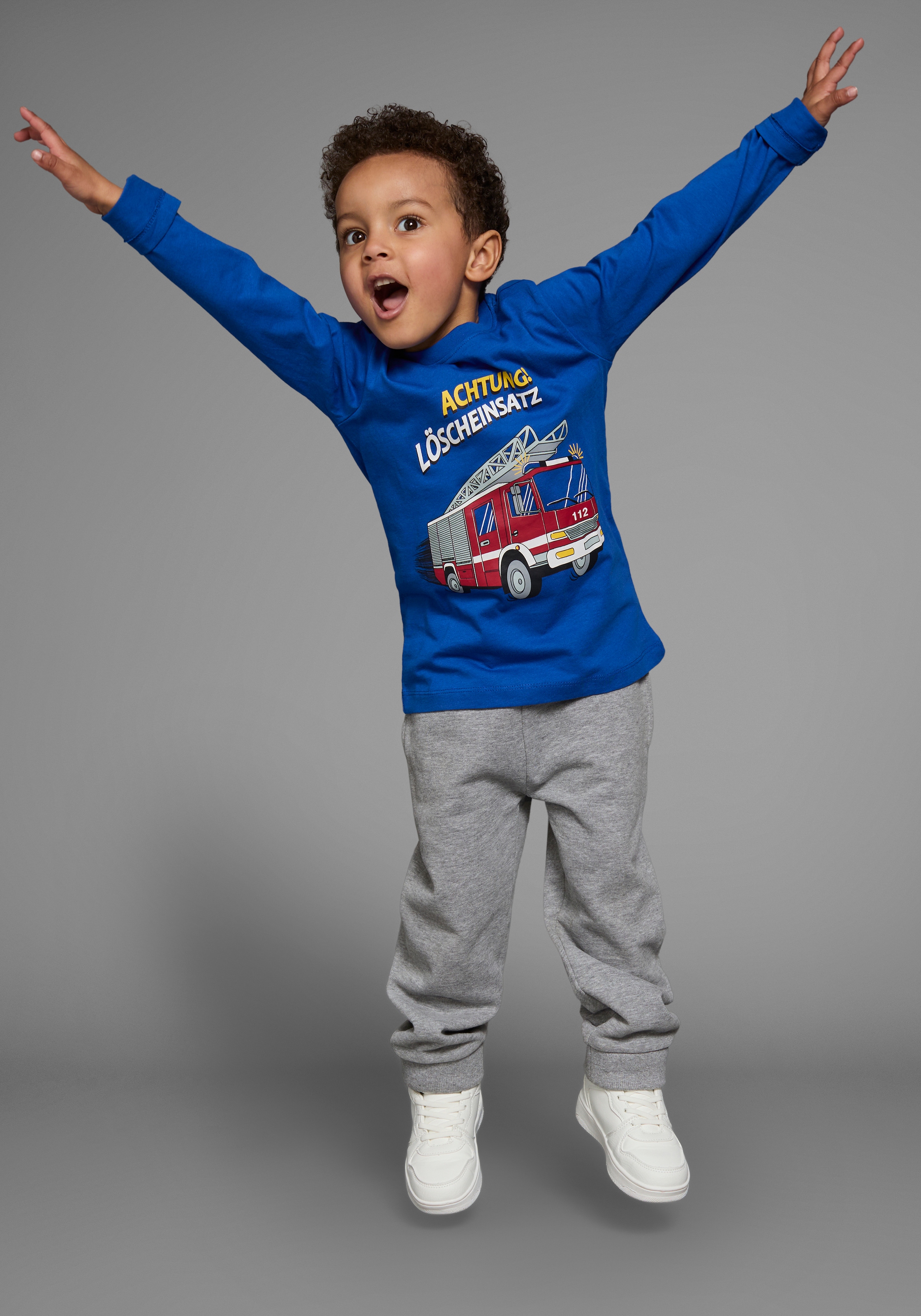 KIDSWORLD Langarmshirt »Mit Feuerwehr-Druck: ACHTUNG LÖSCHEINSATZ«, Langarm, Basic-Passform, bedruckt, Rundhalsausschnitt