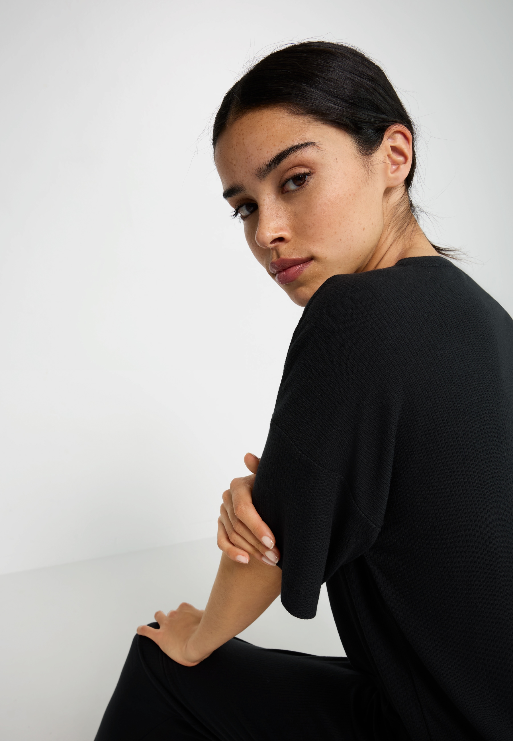 LSCN by LASCANA Pyjama Set, 2-teilig, 2 tlg. mit kleiner Zierknopfleiste an der Hose