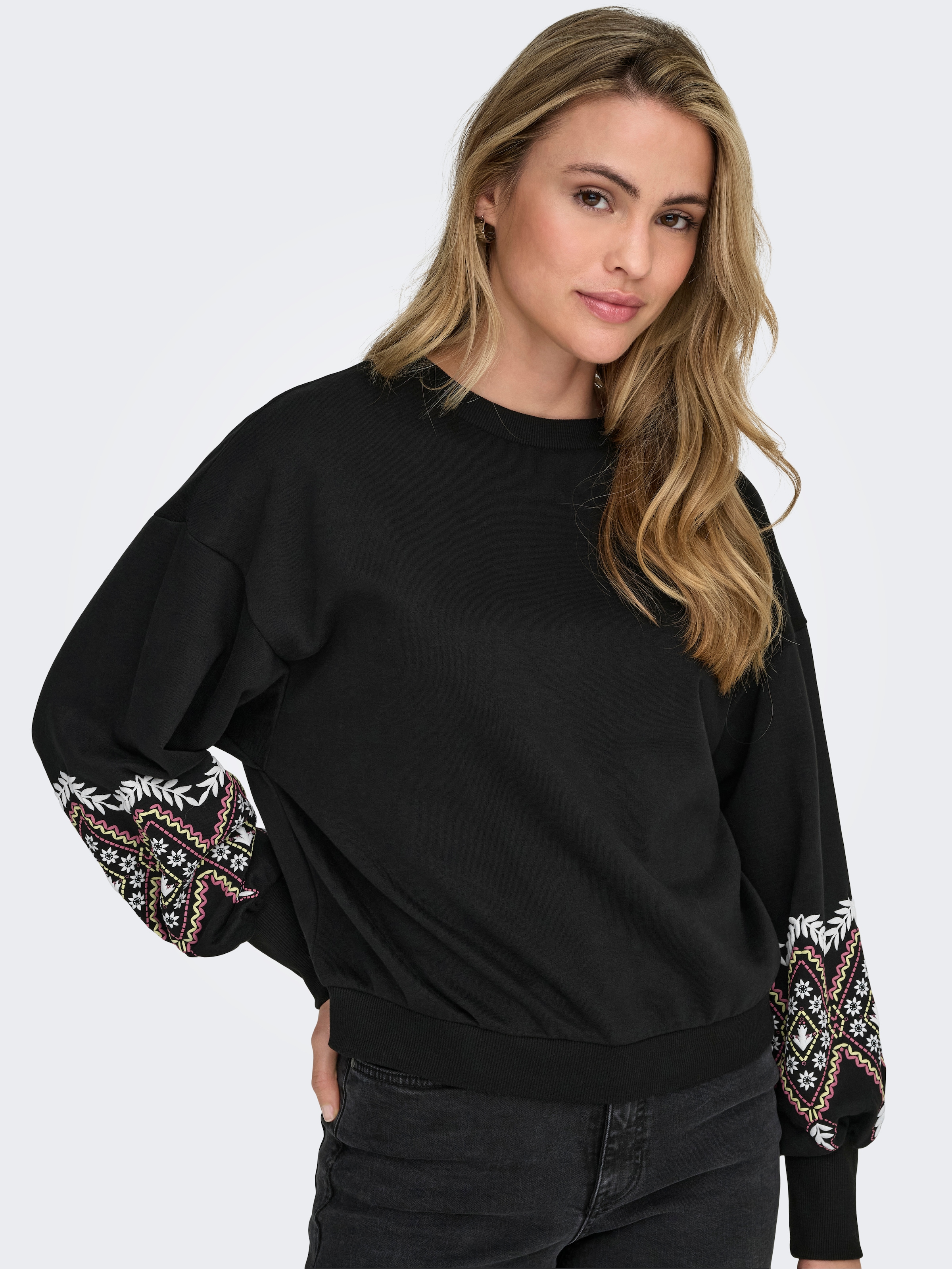 ONLY Sweatshirt »ONLBROOKE L/S O-NECK FLOWER SWT«, Baumwollmischung, regular fit
