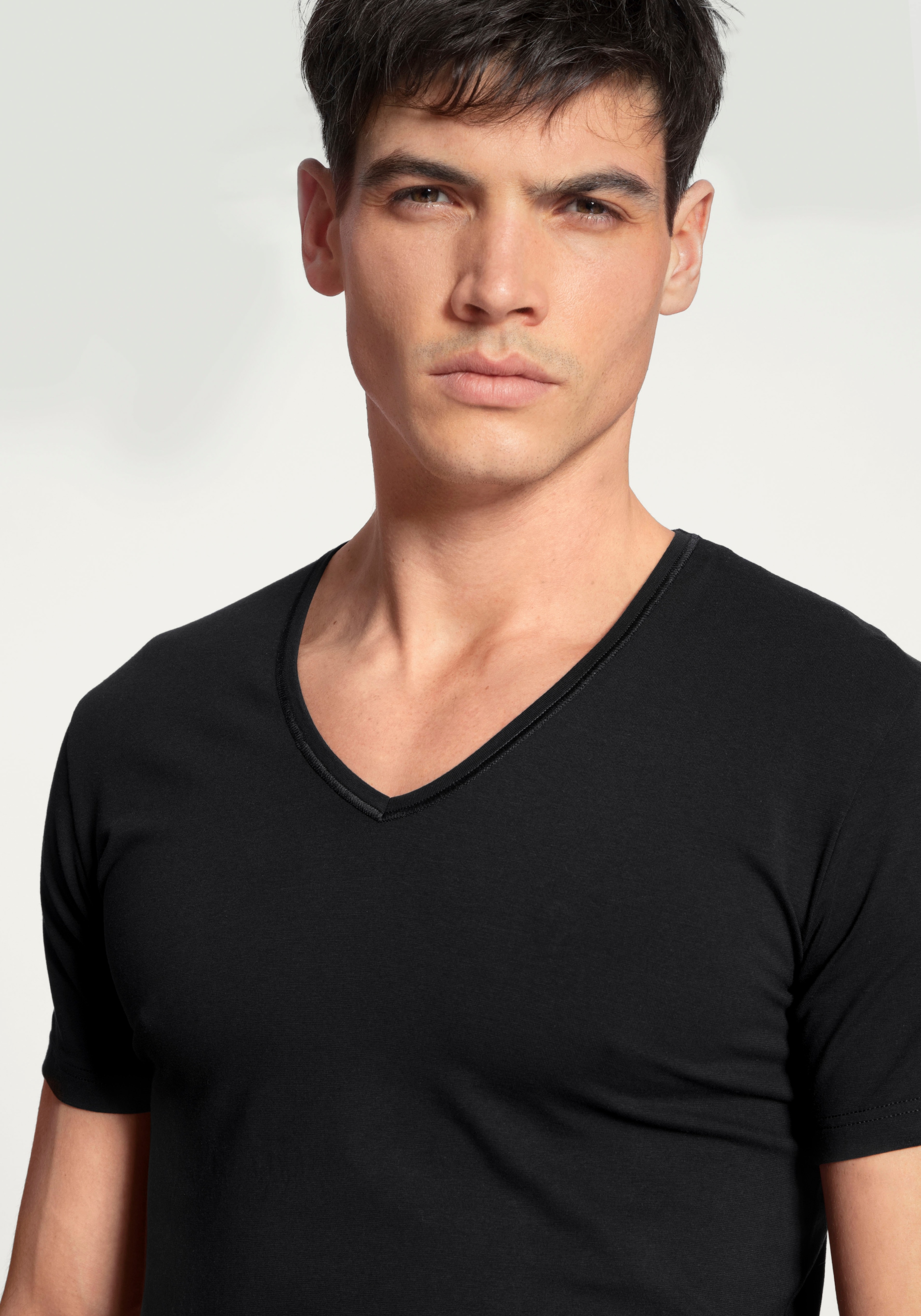 CALIDA T-Shirt »Cotton Code«, mit V-Ausschnitt und perfekter Passform