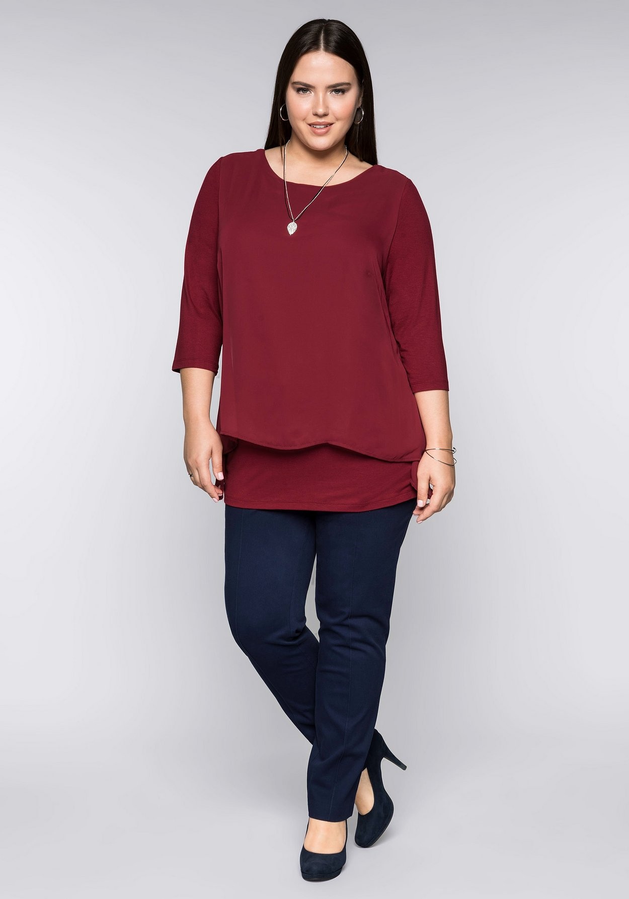 Sheego Blusenshirt »Blusenshirt in leichter A-Linie mit Zipfelsaum«, in leichter A-Linie mit Zipfelsaum