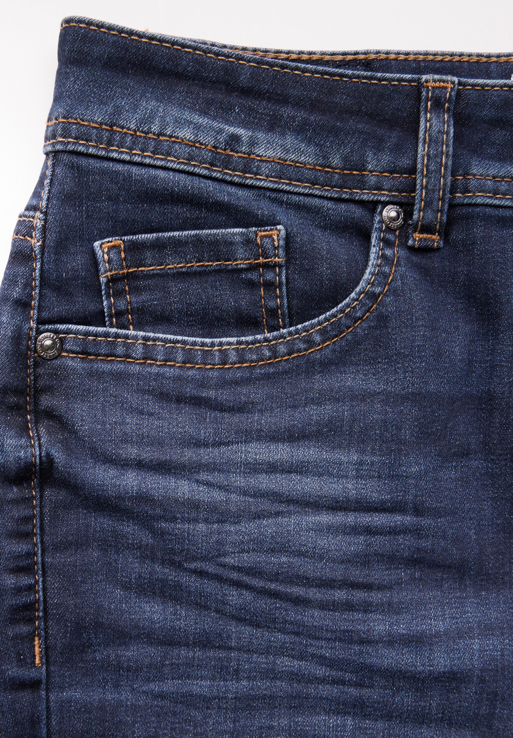 STREET ONE Bootcut-Jeans, mit Doppelknopf
