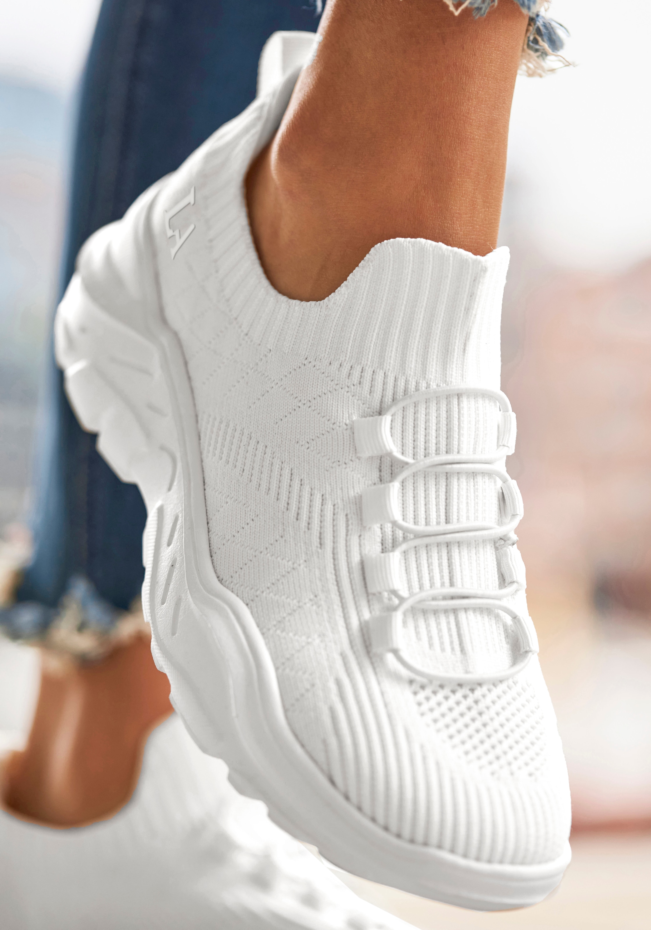 LASCANA ACTIVE Sneaker, ultraleicht und bequem zum Reinschlüpfen VEGAN