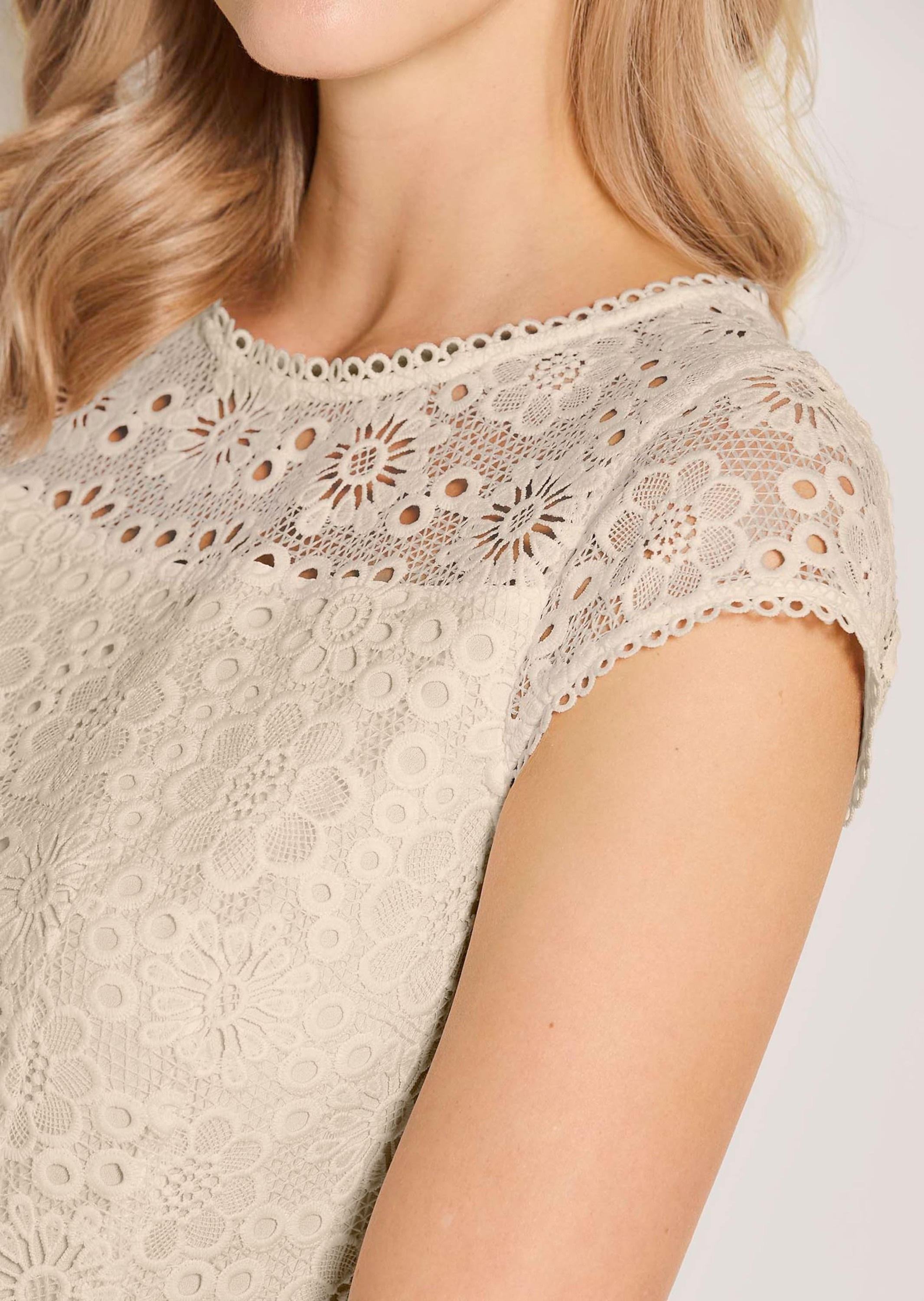 MADELEINE Midikleid »Spitzenkleid Romantisches Festtagskleid mit Spitzenborte«