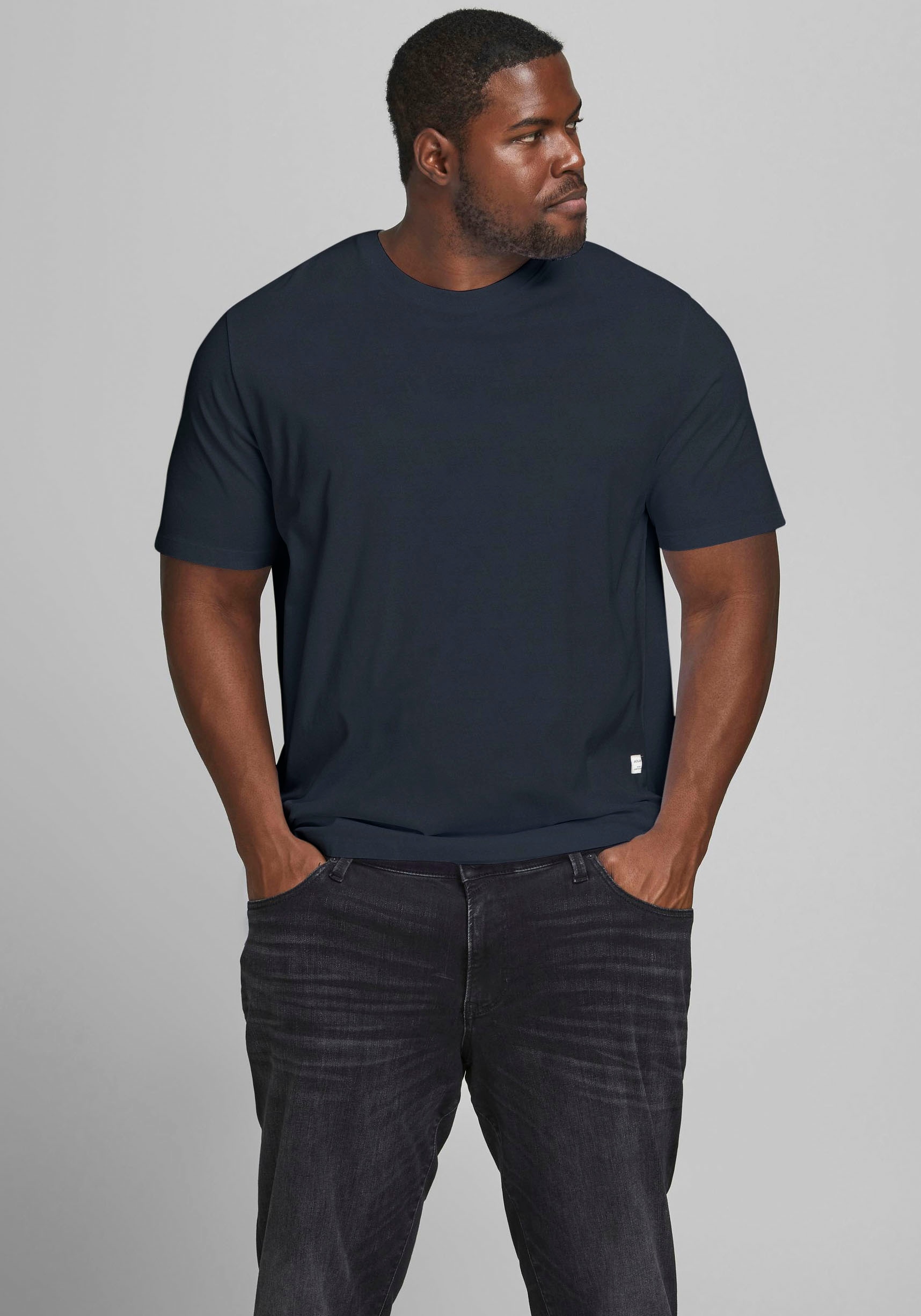 Jack & Jones PlusSize T-Shirt »NOA TEE«, mit abgerundetem Saum, bis Größe 6XL