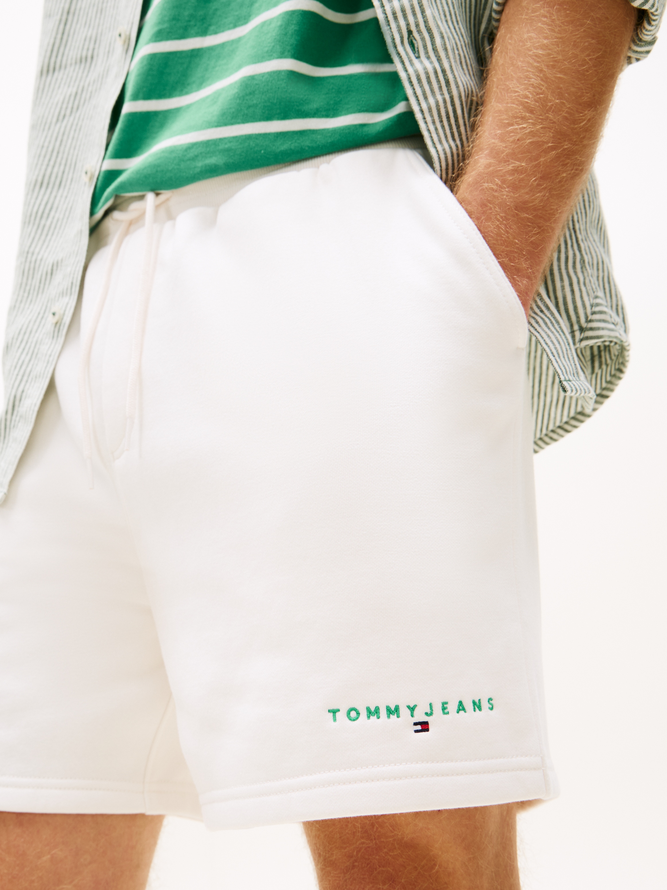 Tommy Jeans Shorts »TJM CONTRAST LINEAR BEACH«  Regular fit mit elastischem Bund