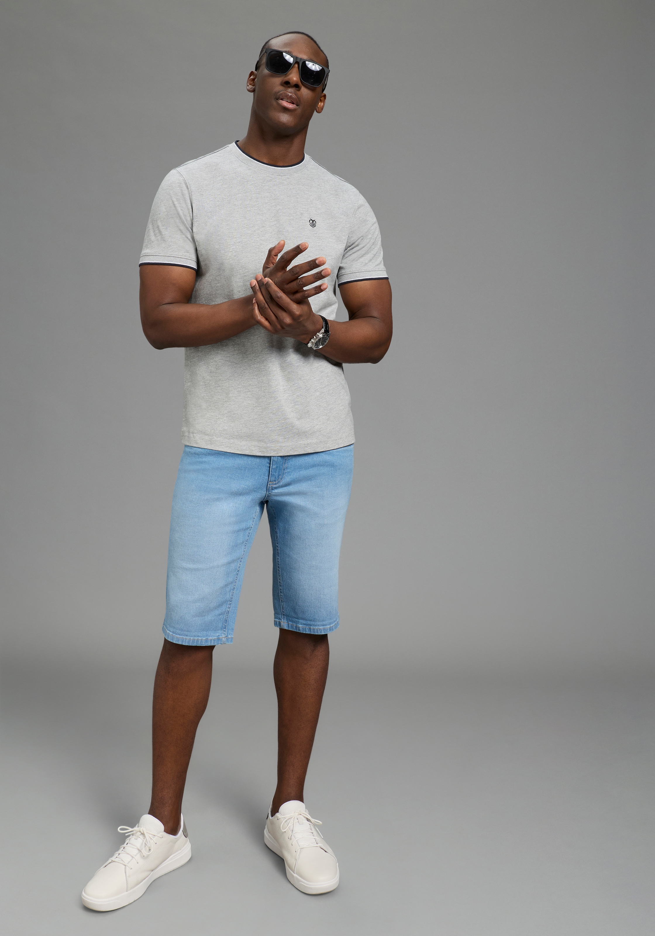 DELMAO Rundhalsshirt »Neue Kollektion!« 2er- Pack,  Kurzarmshirt, klassischer Basic-Stil, normale Passform, unifarben