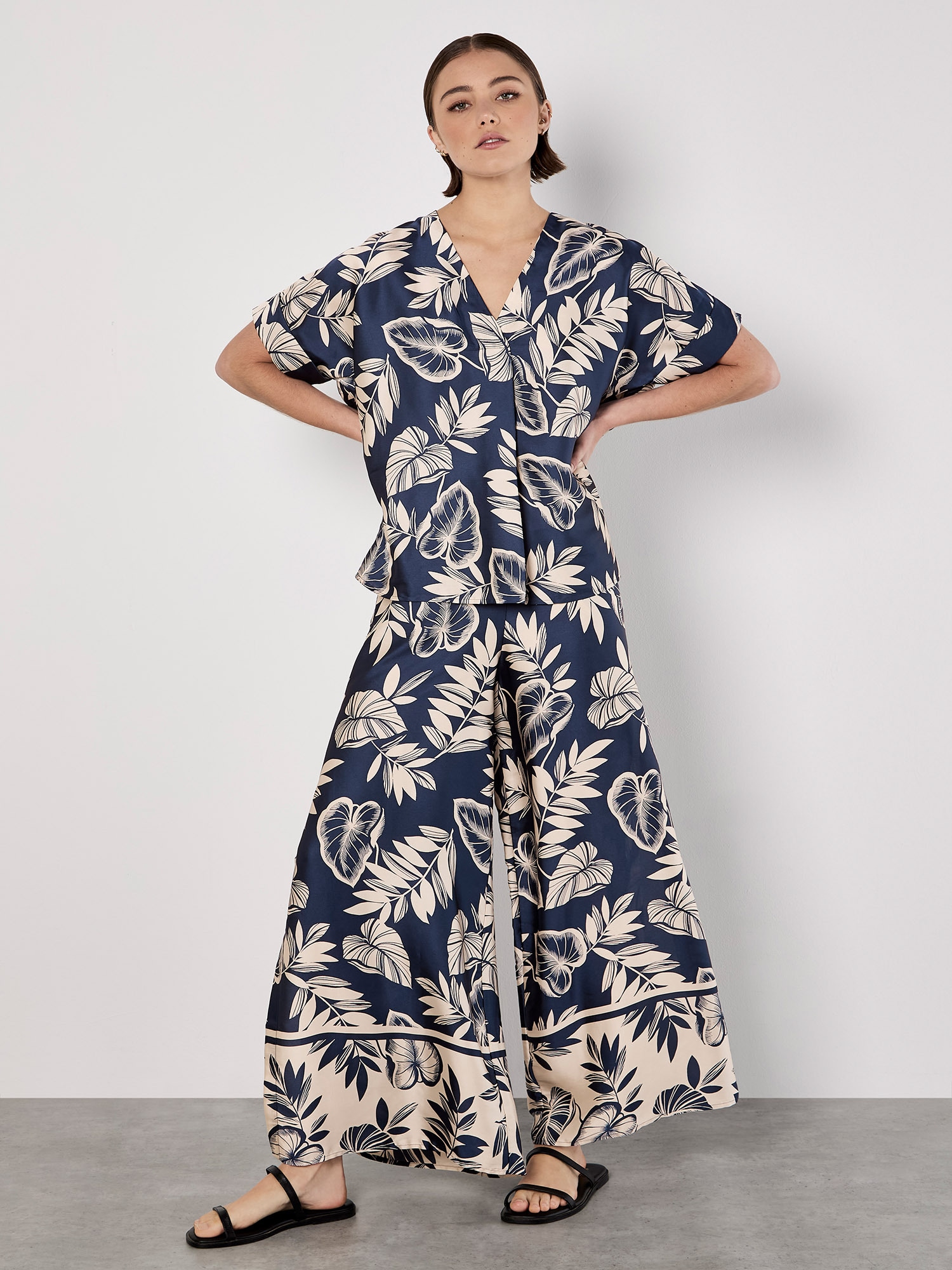Apricot Stoffhose »Hose«  mit Palmenblätterdruck
