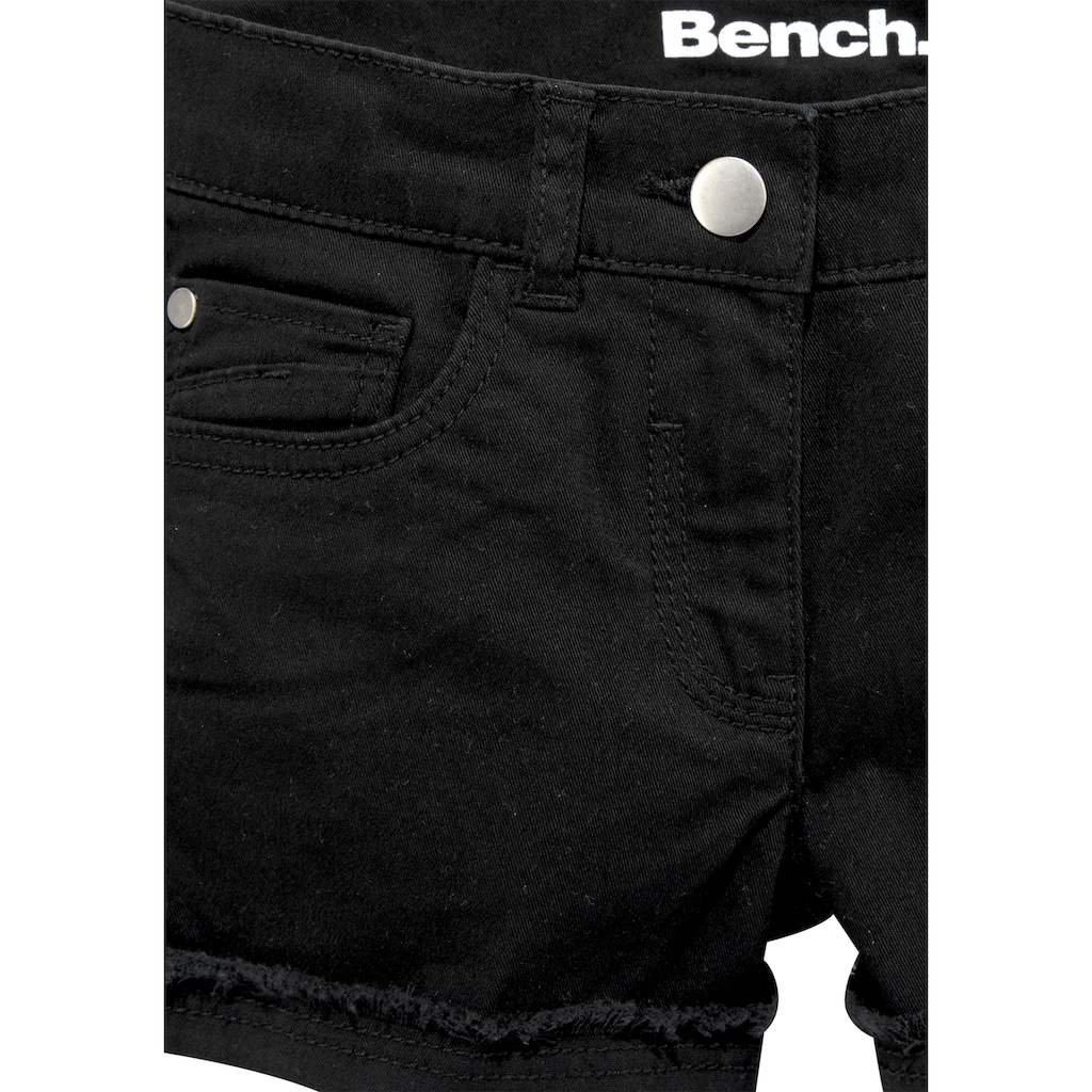 Bench. Shorts, mit dezenten Abriebeffekten