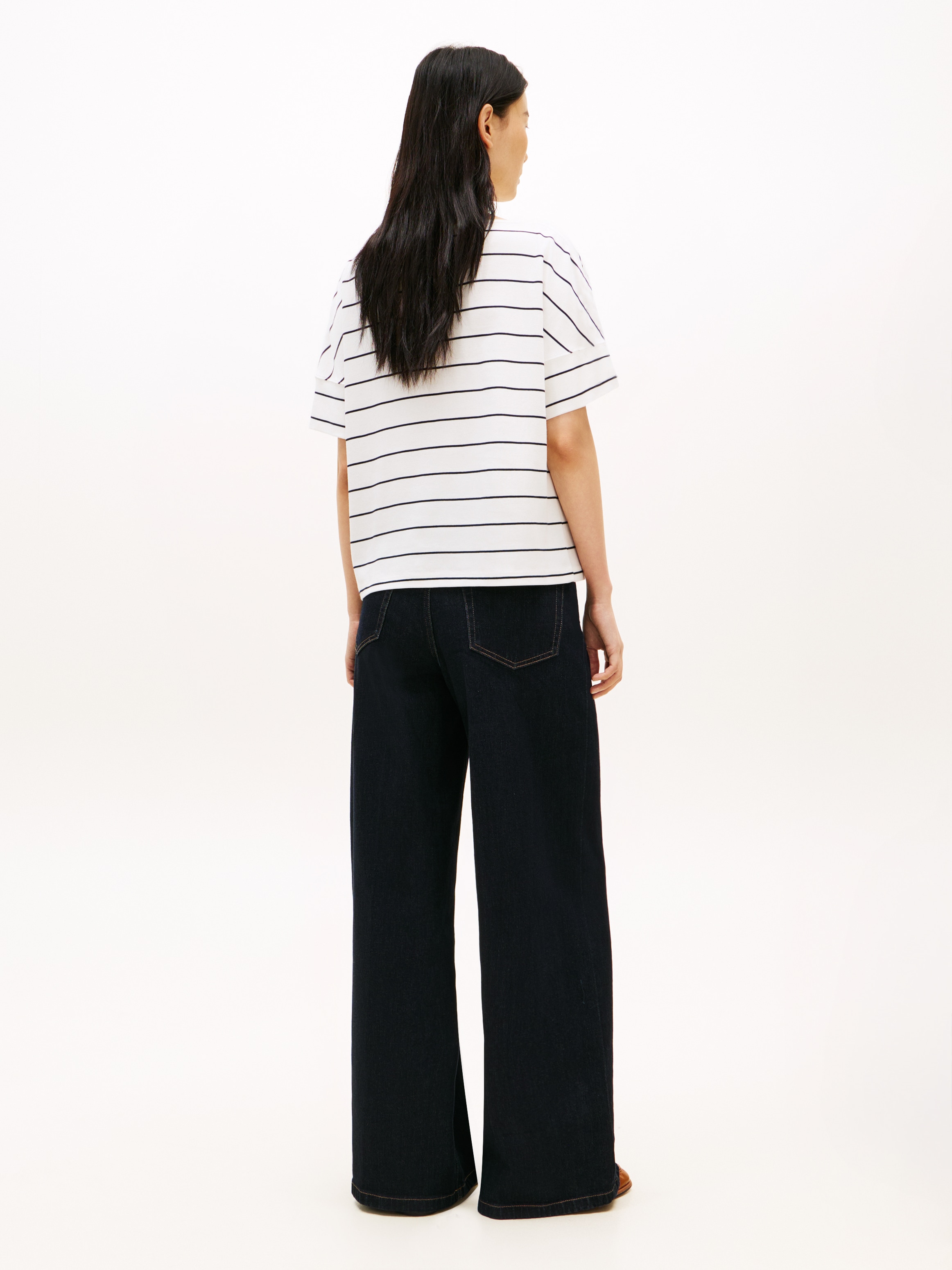 Tommy Hilfiger Kurzarmshirt »MDRN CODY SS SLV C-NK TEE« mit dezenter Logo-Stickerei, Relaxed Fit