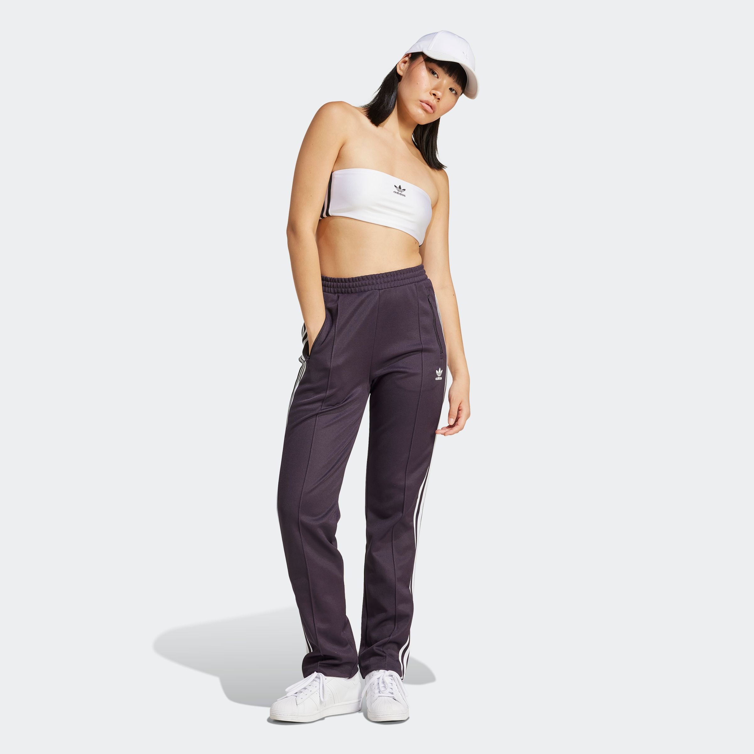 adidas Originals Sporthose »BECKENBAUER TP«, (1 tlg.), Retro Style, der gerade Schnitt mit schmal zulaufenden Bein