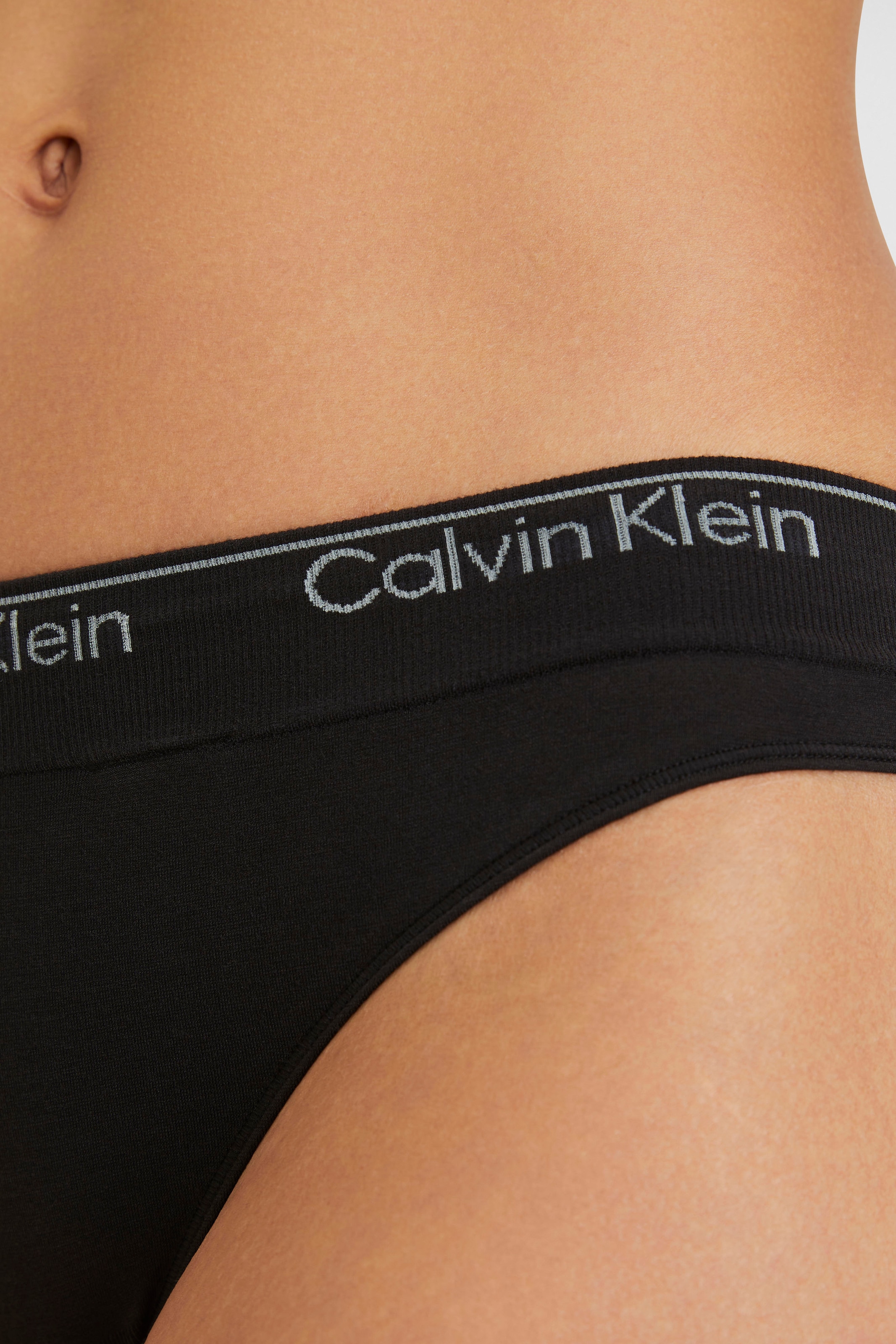 Calvin Klein Underwear T-String »THONG«, mit CK-Logo am Bund