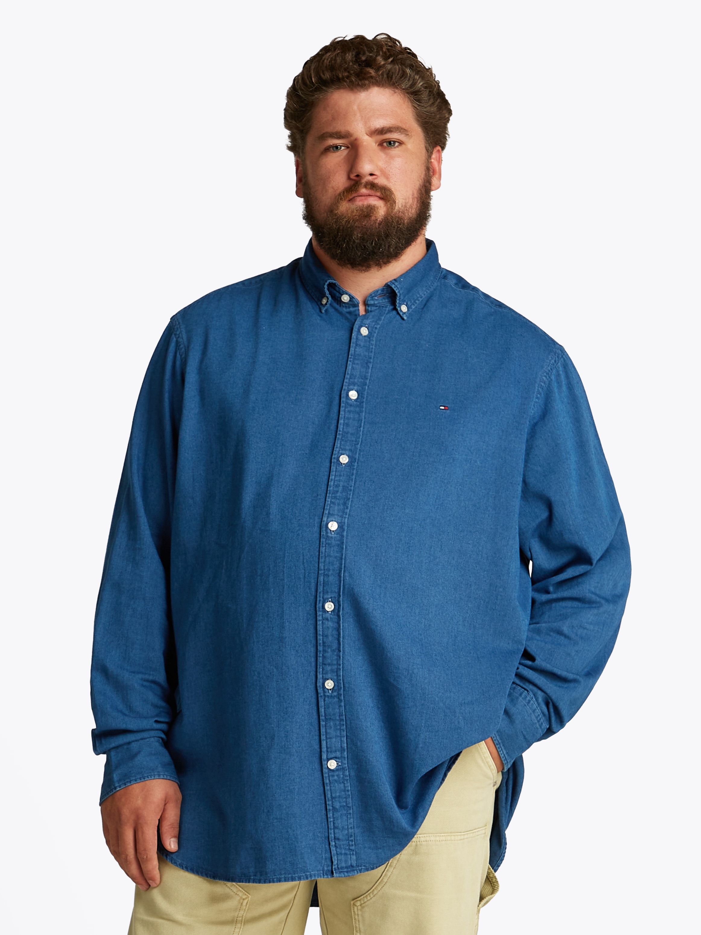 TOMMY HILFIGER Big & Tall Jeanshemd »BT-CHAMBRAY SHIRT-B«, in Großen Größen, Mit Logostickerei