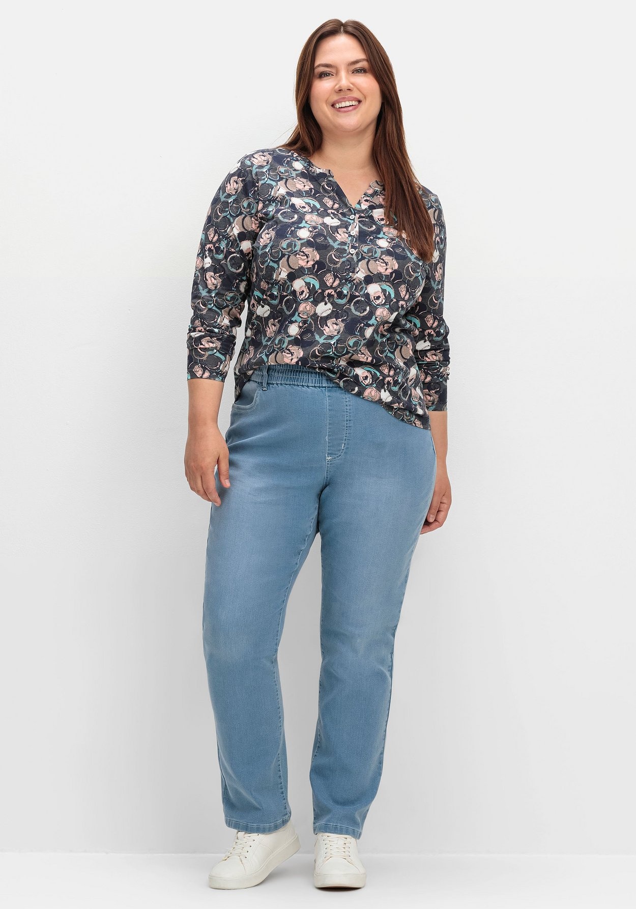 Sheego Langarmshirt »Langarmshirt mit Alloverprint und kurzer Knopfleiste«, mit Alloverprint und kurzer Knopfleiste