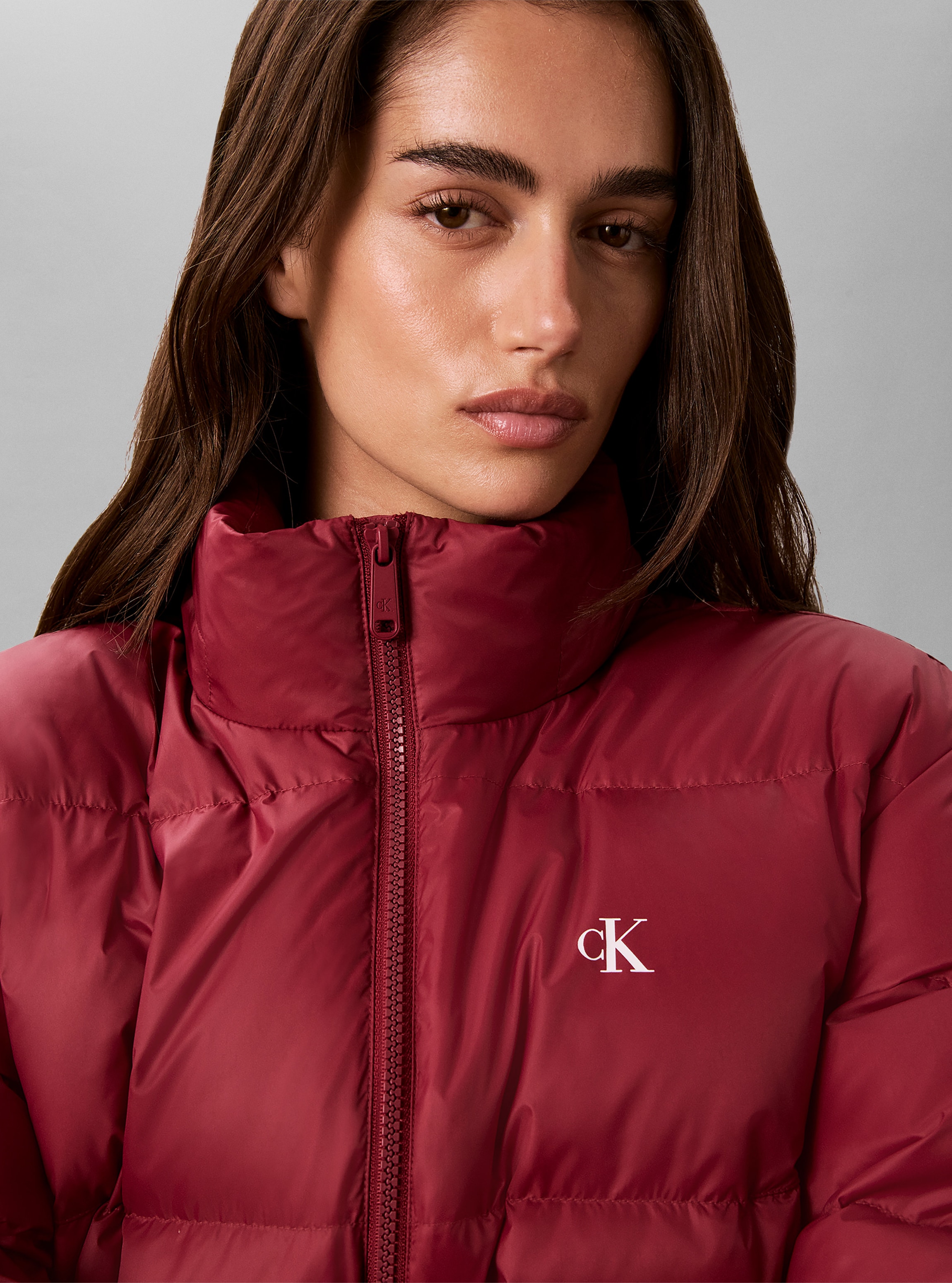 Calvin Klein Jeans Steppjacke mit Kapuze abnehmbare Kapuze, Regular Fit, kurze Form, wattiert