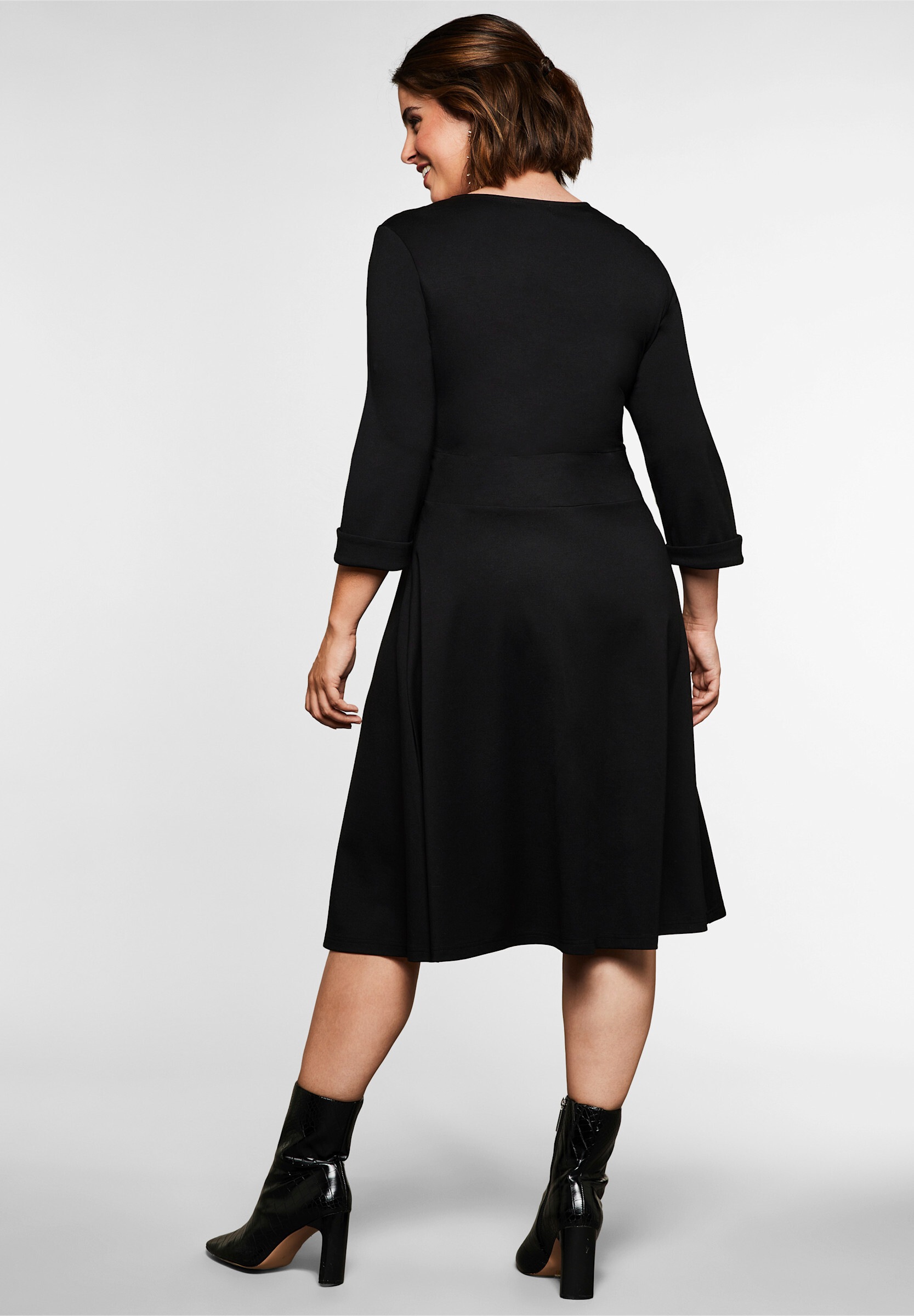 sheego by Joe Browns Cocktailkleid »Cocktailkleid Cocktailkleid mit Taillenband« Ohne Taschen in leichter A-Linie aus Viskose-Jersey