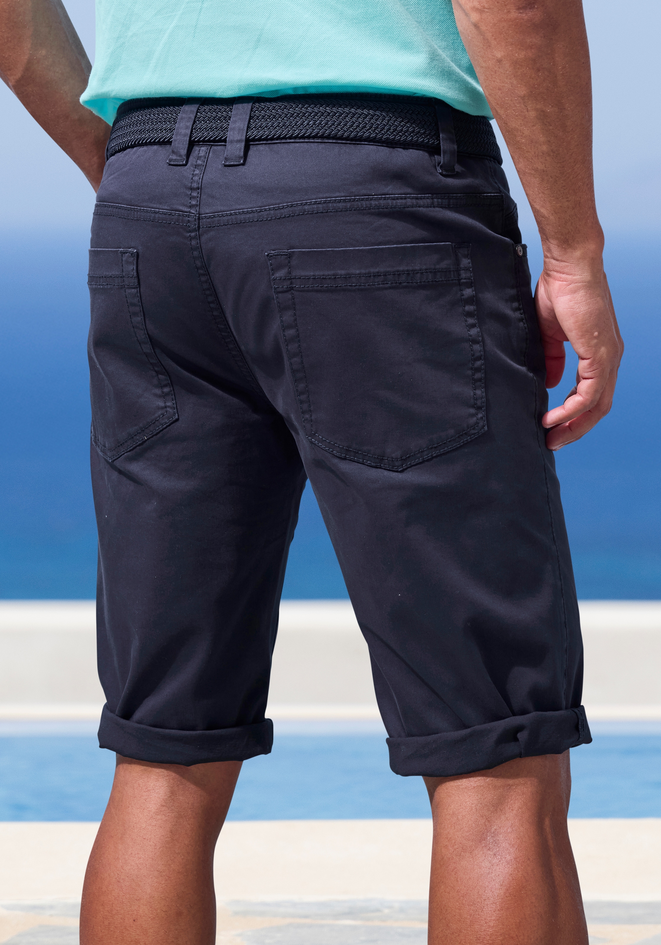 John Devin Bermudas »aus elastischer Baumwollmischung«, mit großem Druck auf dem Bein, 3/4 Shorts