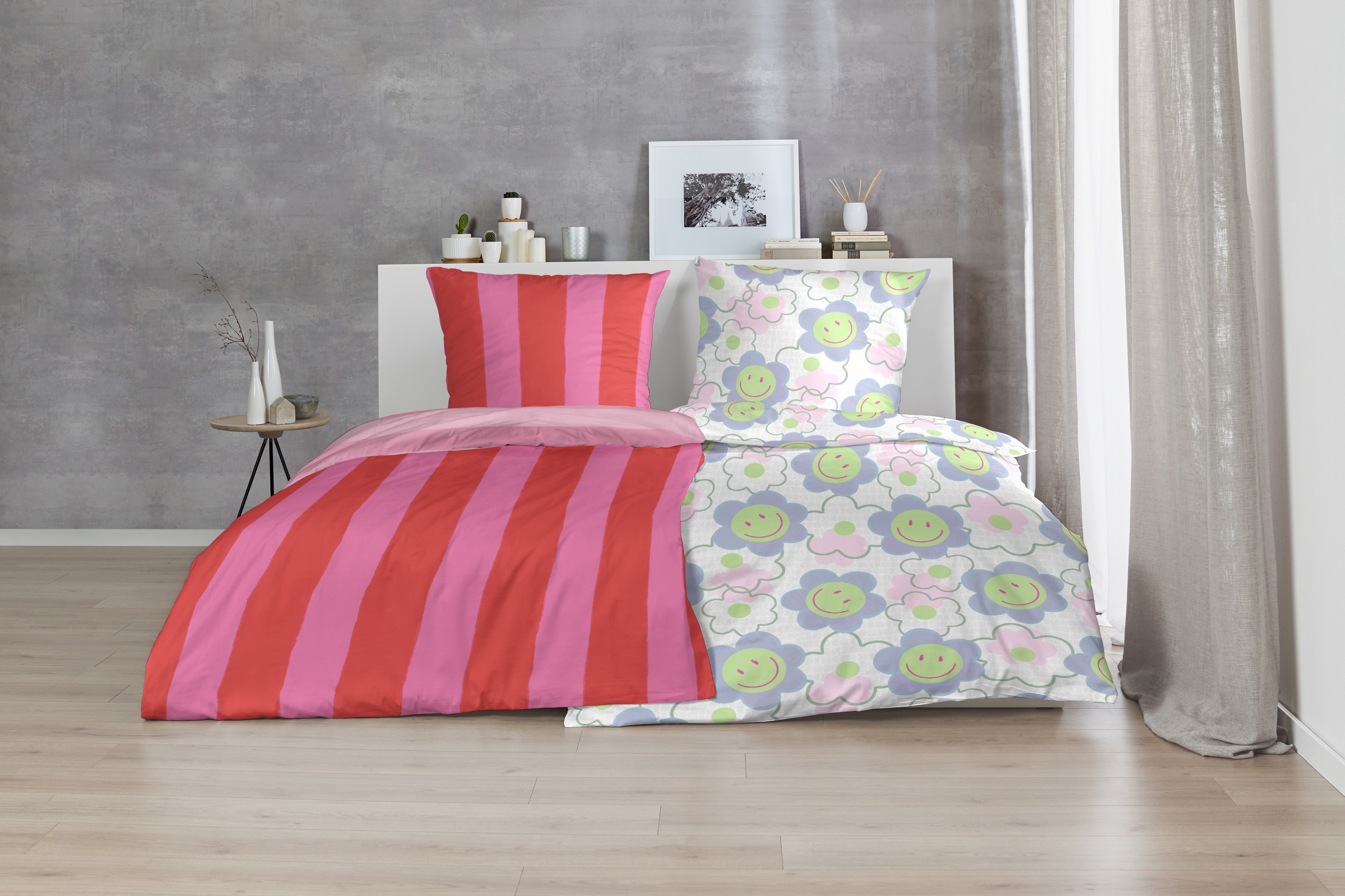 Primera Bettwäsche »Renforce-Bettwäsche Smile for me«, mit Smiley Blüten in bunten Farben