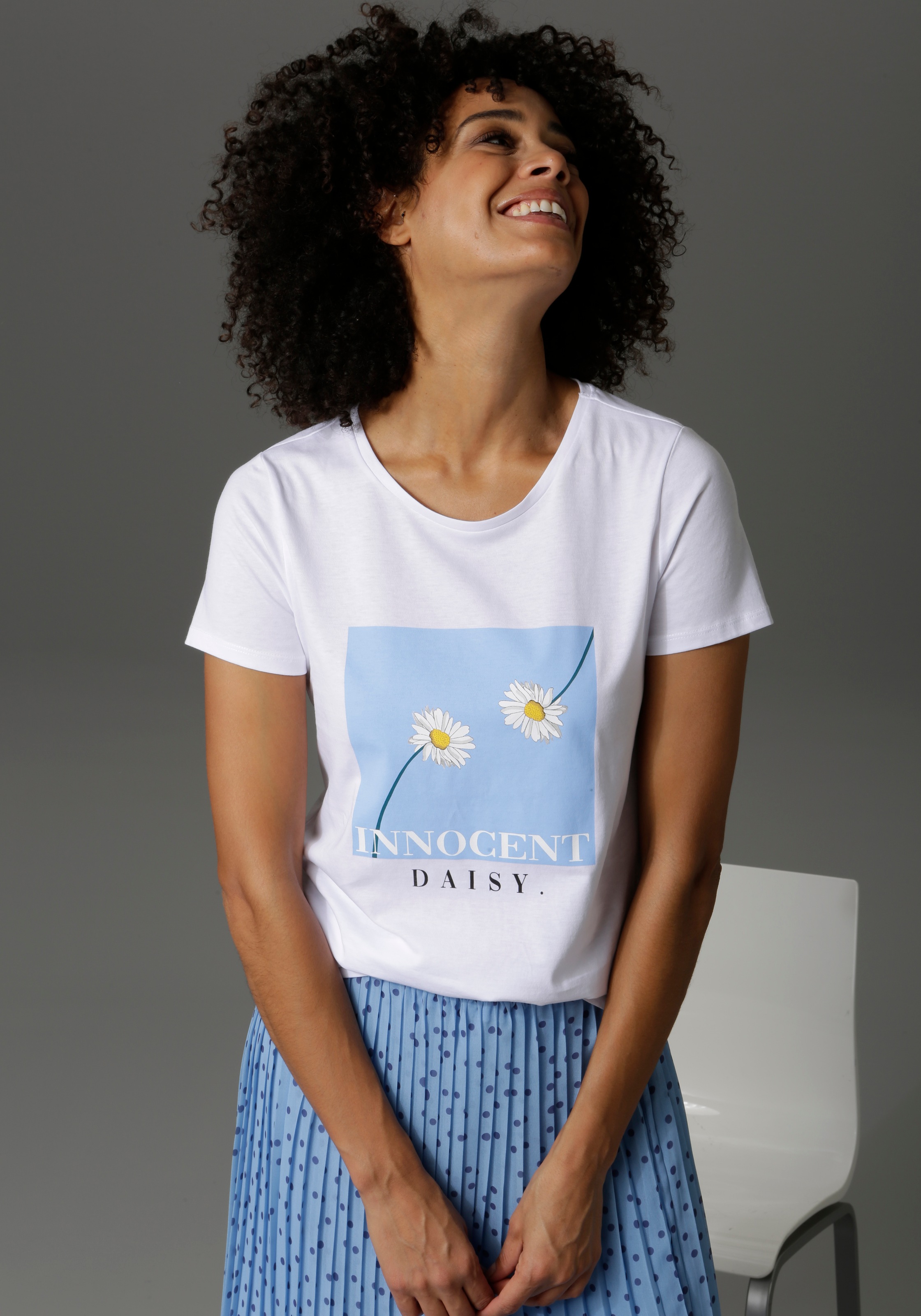 Aniston CASUAL T-Shirt, mit Margeriten und Schriftzug bedruckt - NEUE KOLLEKTION