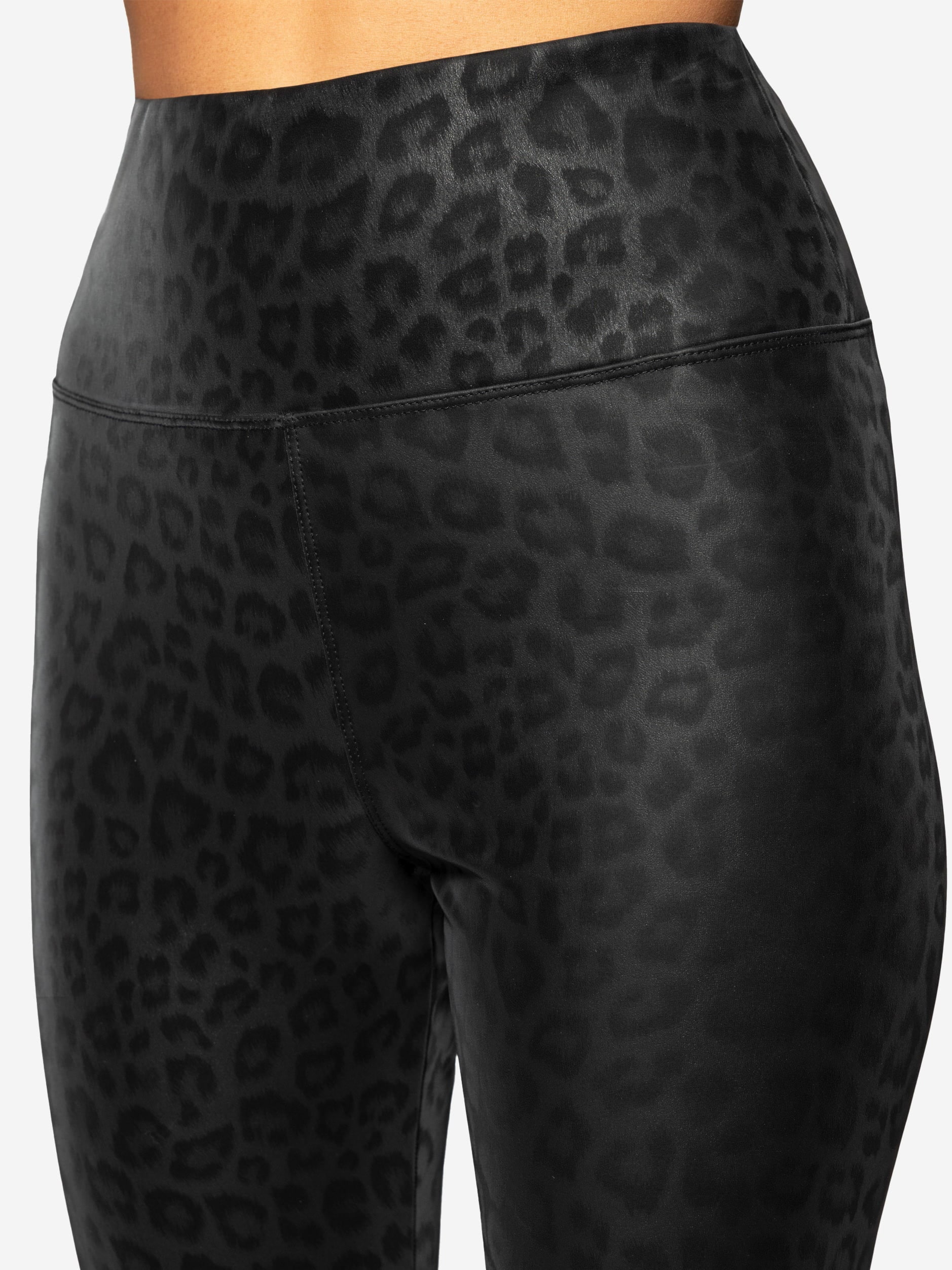 SASSYCLASSY Lederhose »Thermo Kunstleder Leggings mit Leo Print«  High Waist Thermoleggings mit breitem Bund aus elastischem Material
