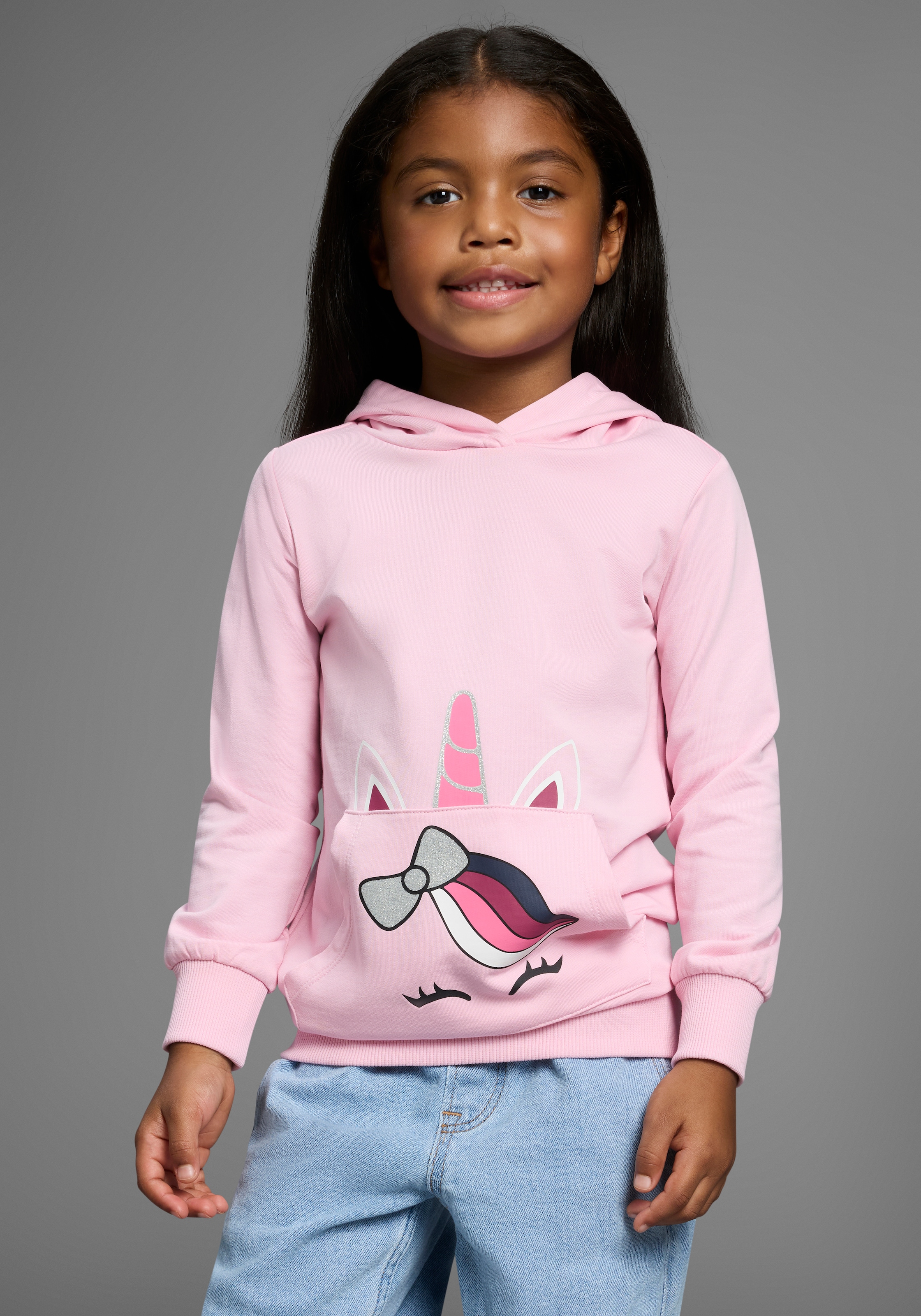 KIDSWORLD Kapuzensweatshirt », Longsweatshirt mit niedlichem Einhorn«, Langarm, Basic-Passform, bedruckt, mit Kapuze, aus Baumwolle