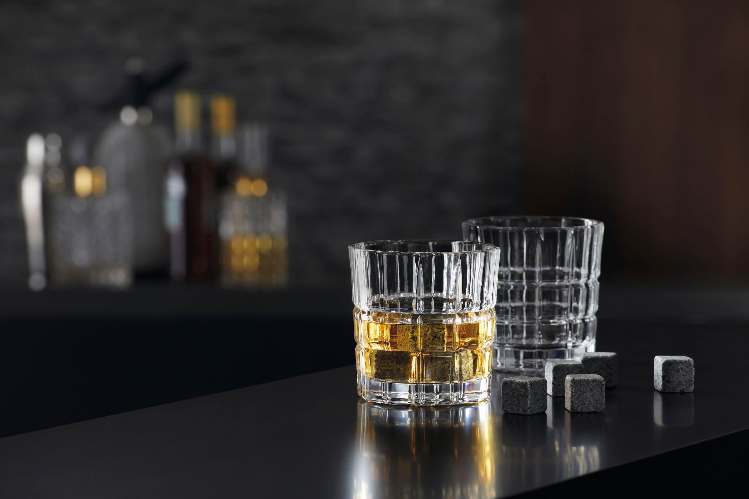 LEONARDO Whiskyglas »D.O.F. SPIRITII 2er-Set & 8 Kühlsteine«, (Set, 10 tlg.), 360 ml
