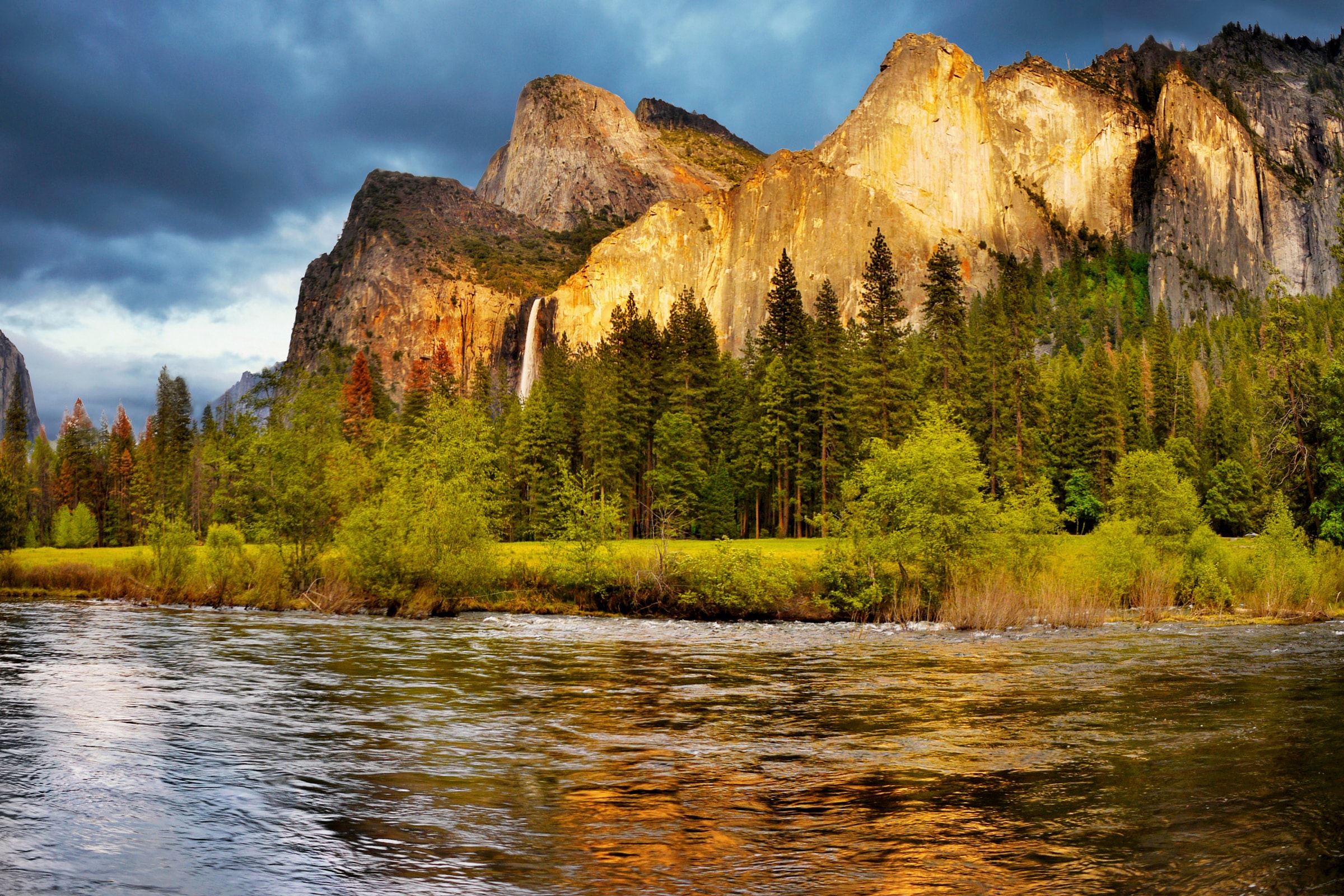 Fototapete »YOSEMITE TAL-FLUSS GEBIRGE WALD BERGE SONNE WASSERFALL«