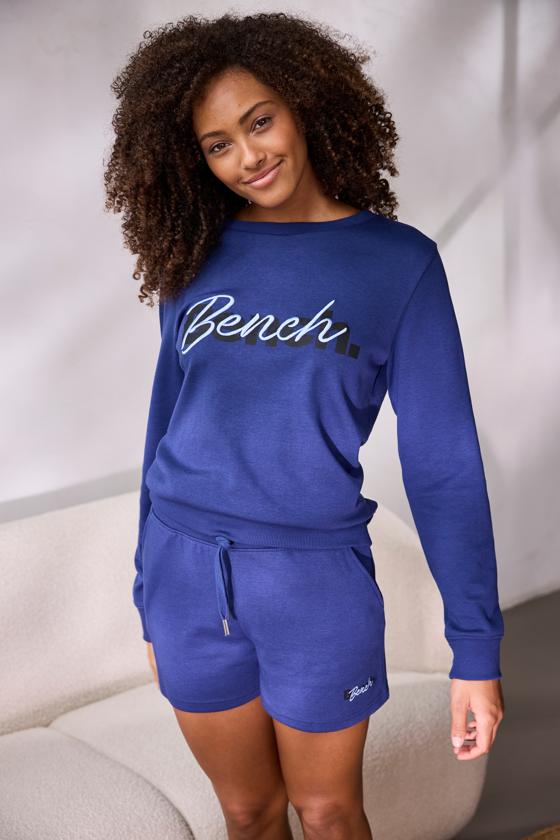 Bench. Loungewear Sweatshirt, mit Logodruck und Stickerei, Loungeanzug  online bei OTTO | Jacken