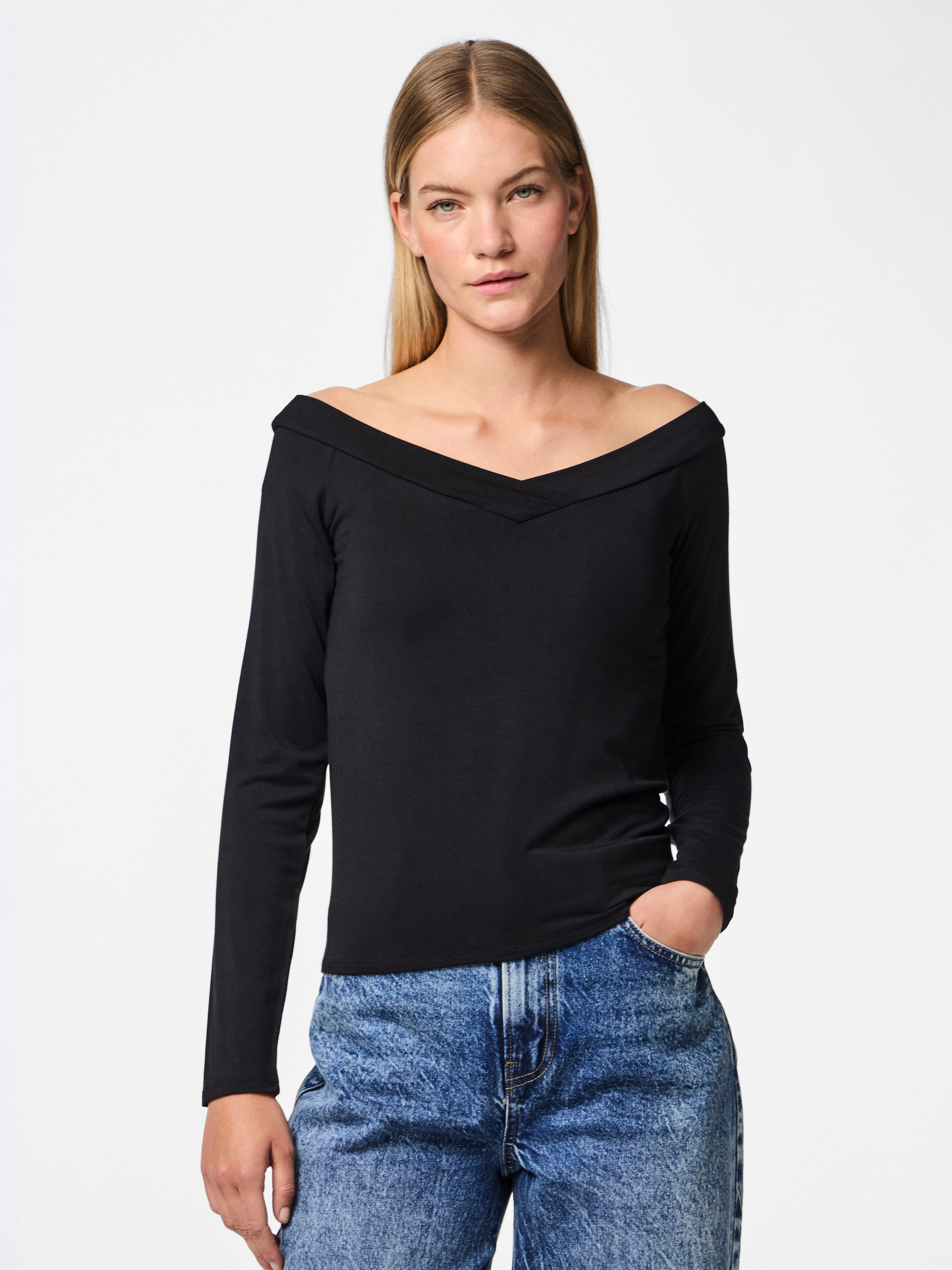 pieces Langarmshirt »PCMALIVA LS OFF SHOULDER V-NECK TOP NOOS«