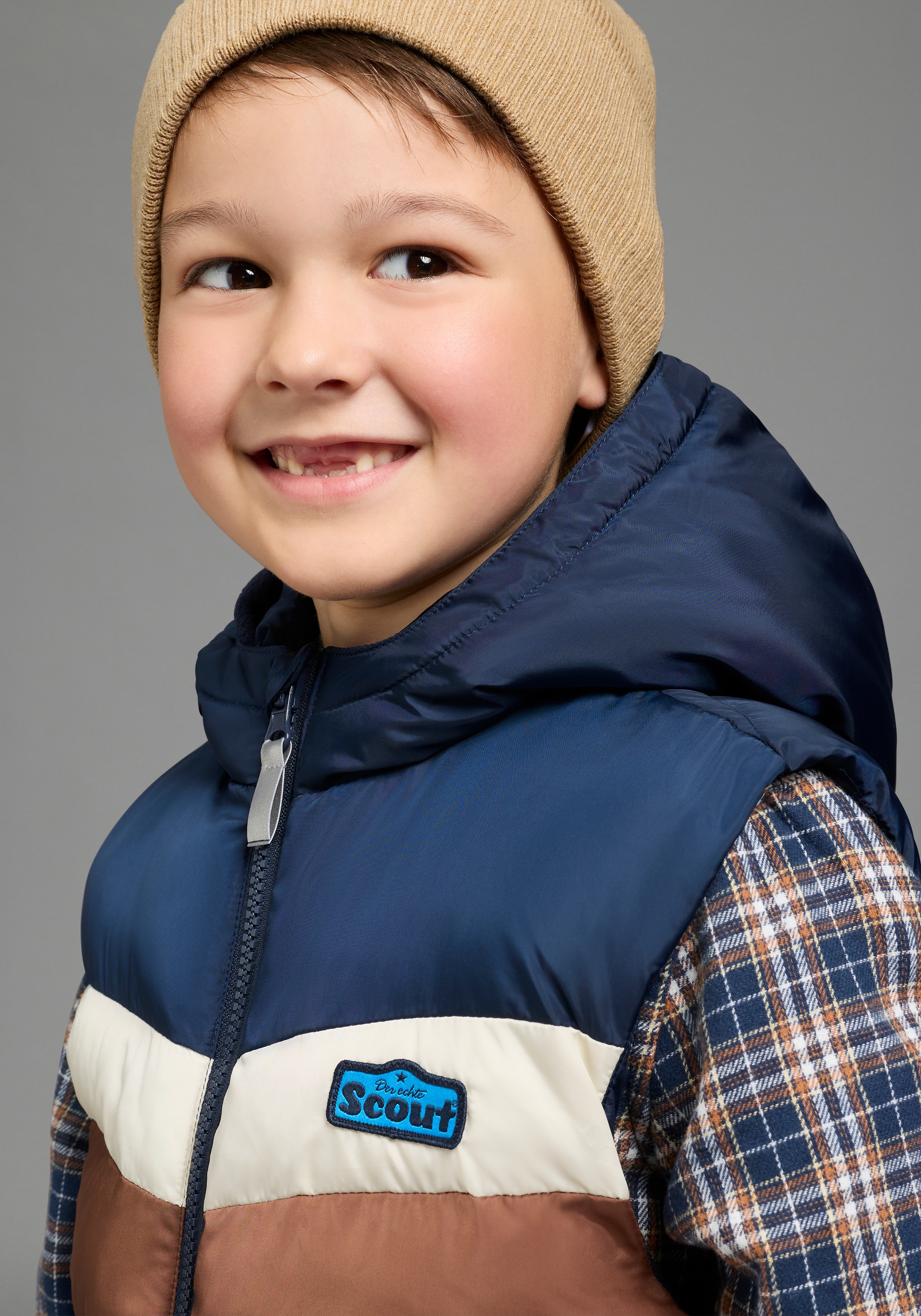 Scout Steppweste »Colorblocking Weste mit Farbeinsätzen und Fleecefutter« Modische Weste mit kontrastfarbigen Einsätzen, mit Fleecefutter