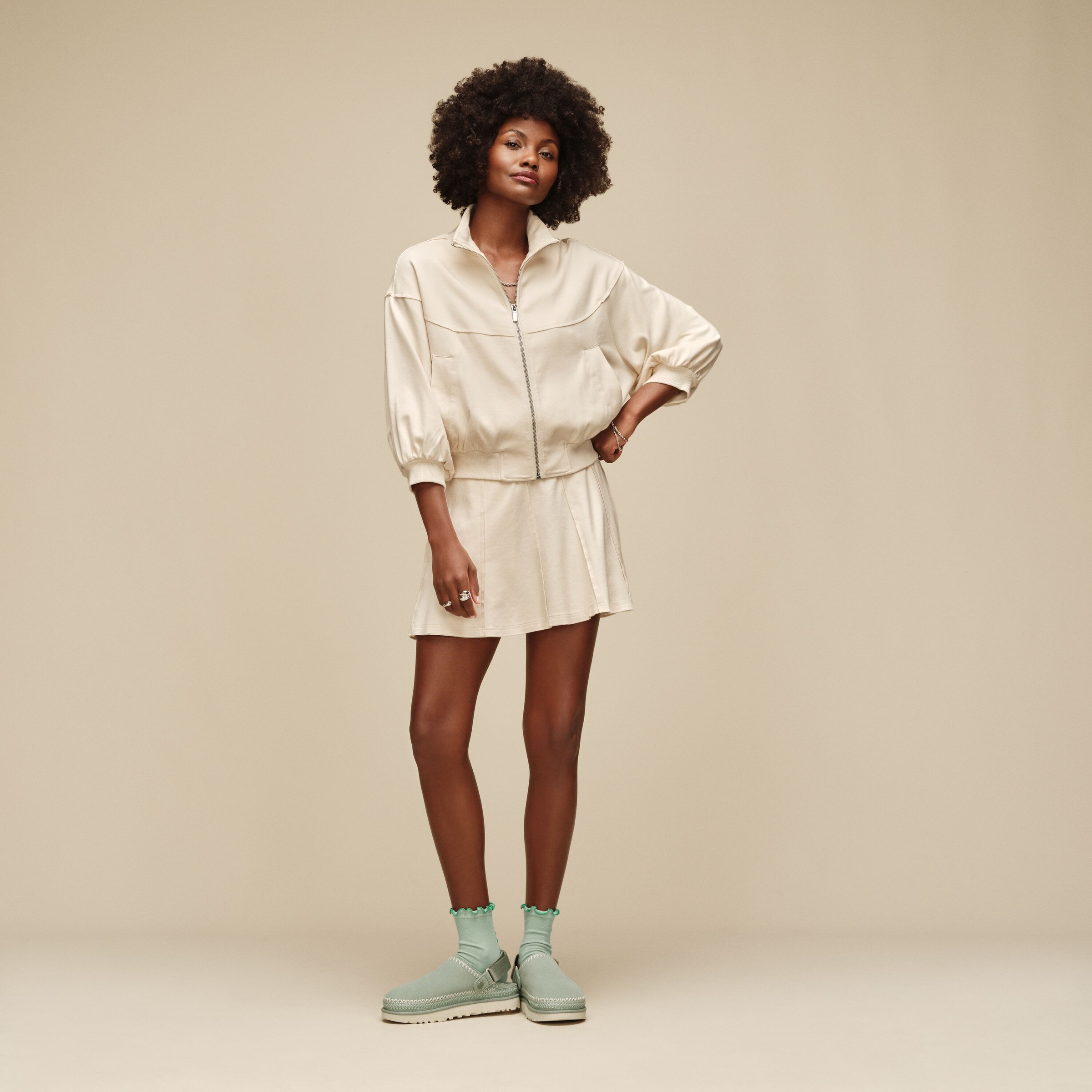 UGG Clog »GOLDENSTAR MEADOW«  Flats, Sabot, Schlupfschuh mit praktischem Klettverschluss