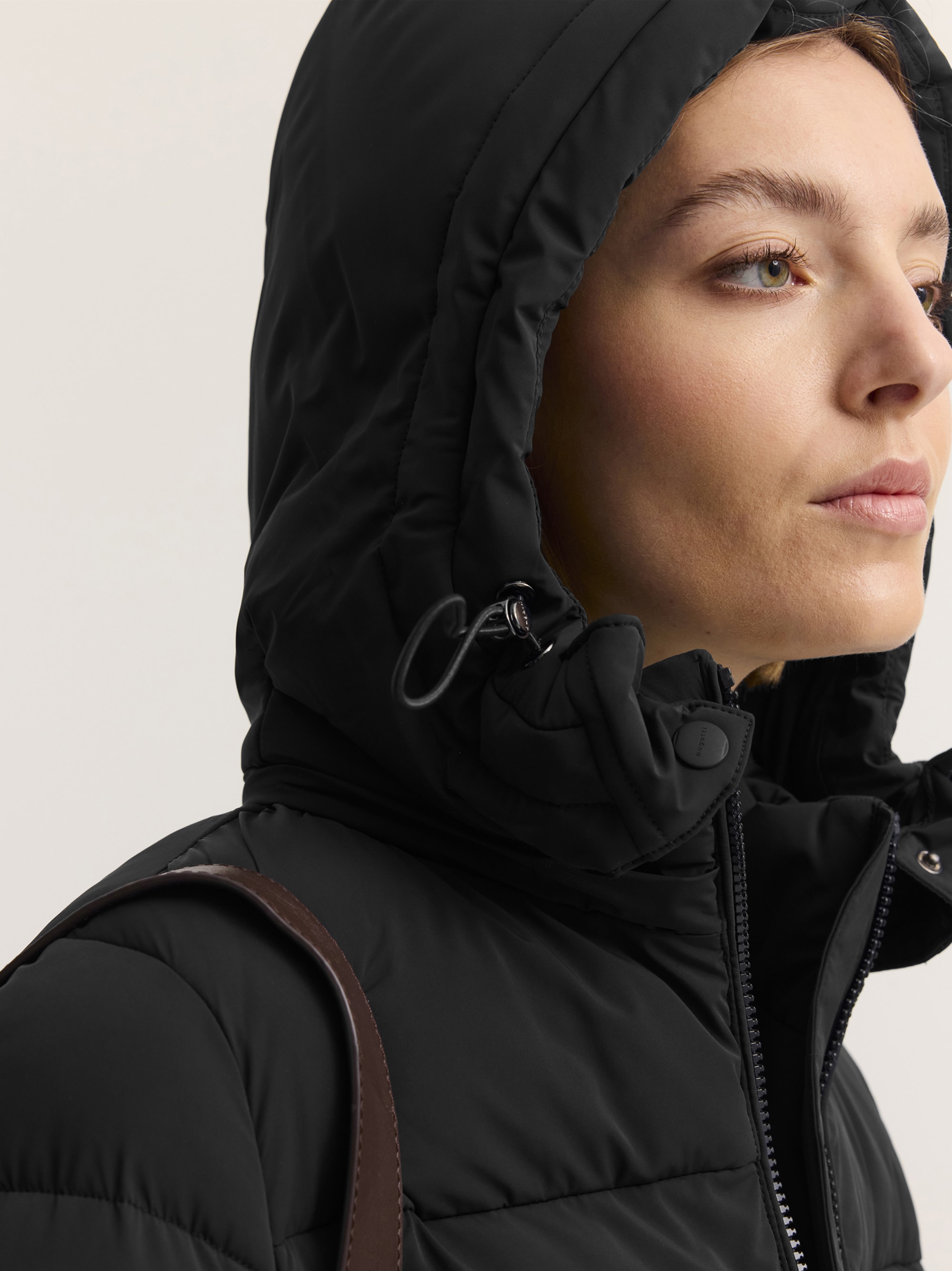 bugatti Kurzjacke »Regular Fit« mit Kapuze Regular Fit Stretch Sorona Kapuze